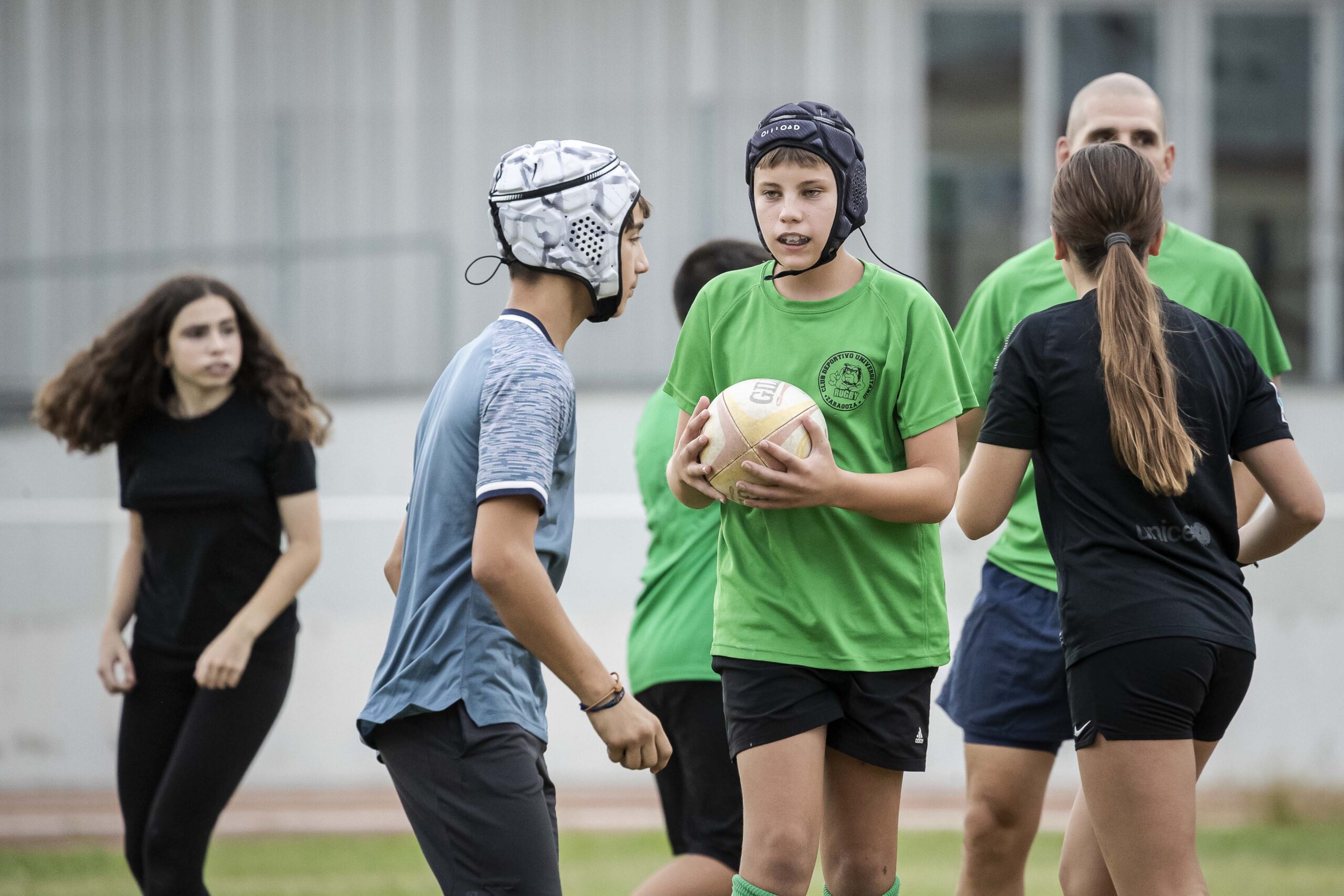 Primer entrenamiento de escuelas del CD Universitario Rugby Zaragoza.
