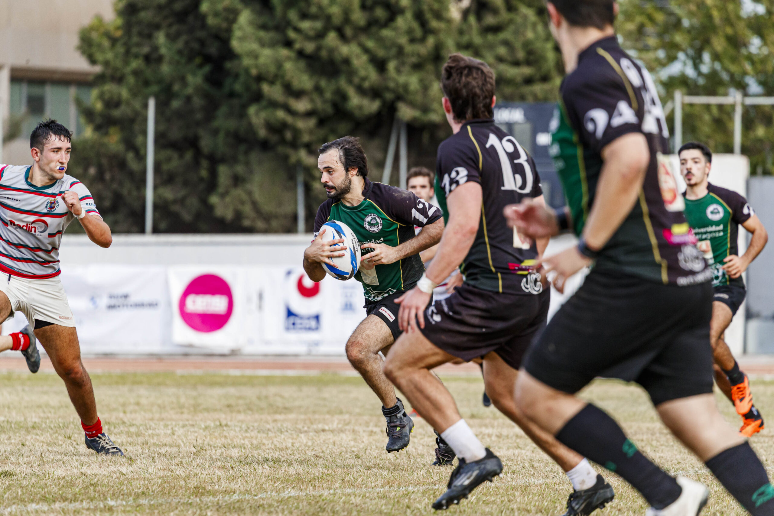 Partido amistoso de pretemporada entre el CD Universitario Rugby Zaragoza (CEFA Unizar) e Iruña Rugby Club