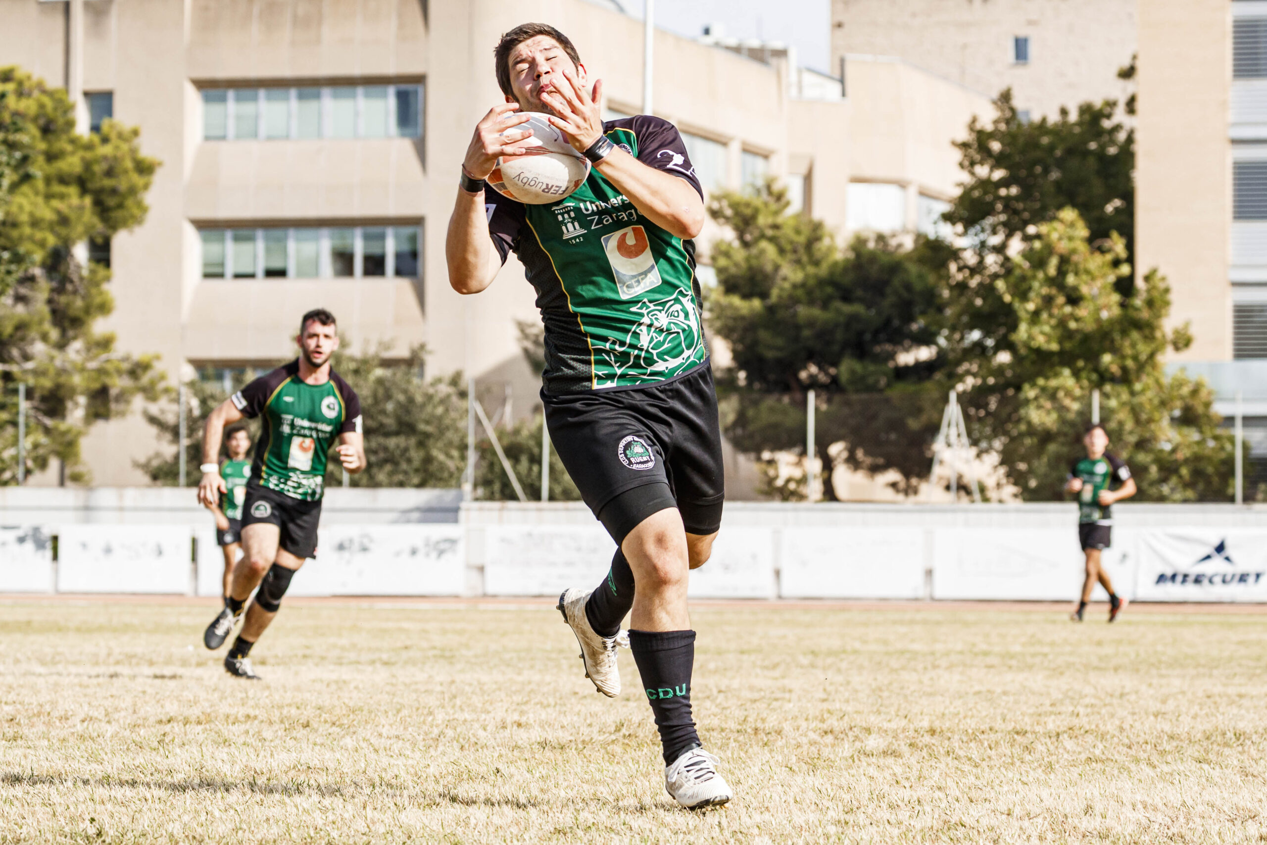 Partido amistoso de pretemporada entre el CD Universitario Rugby Zaragoza (CEFA Unizar) e Iruña Rugby Club