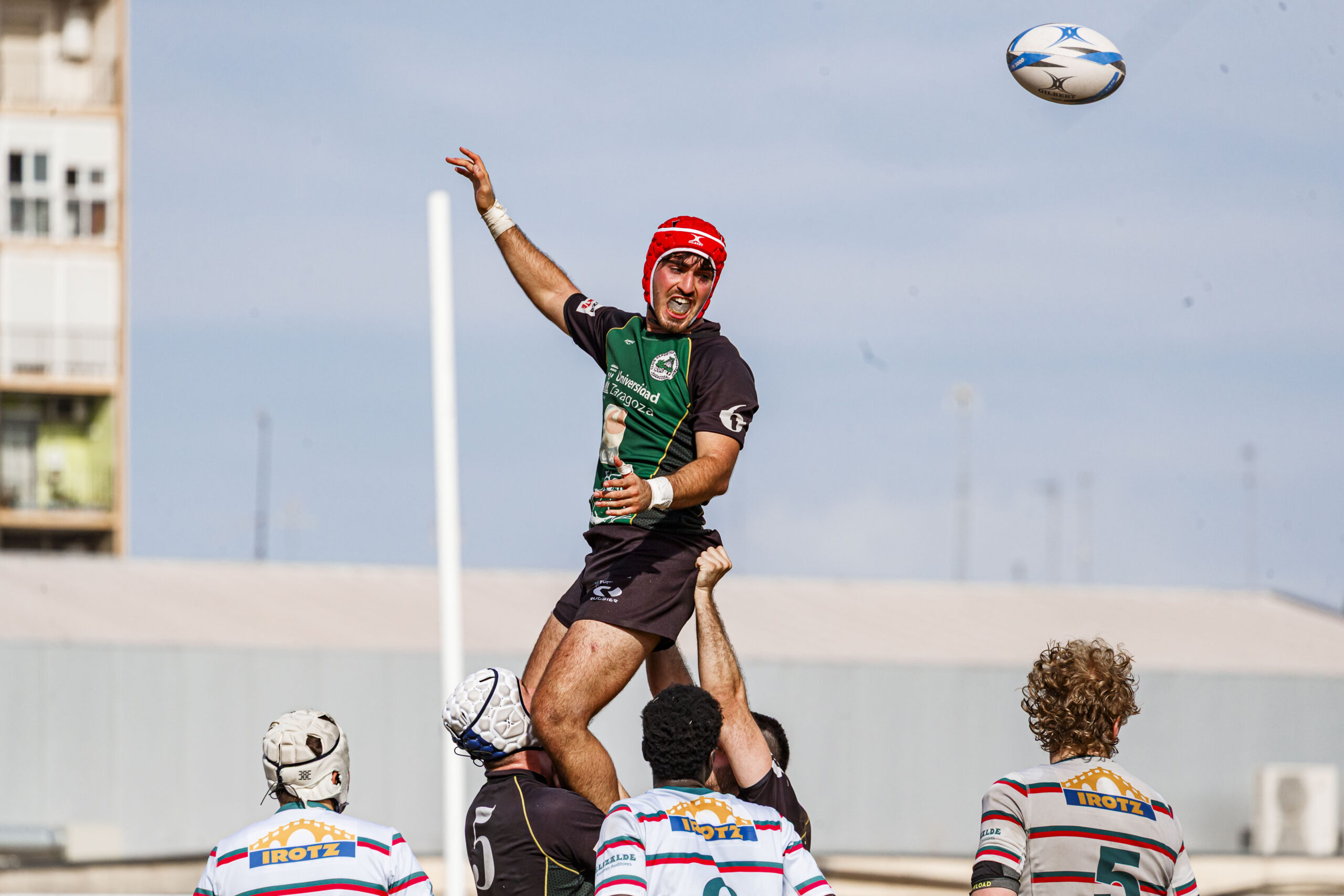 Partido amistoso de pretemporada entre el CD Universitario Rugby Zaragoza (CEFA Unizar) e Iruña Rugby Club