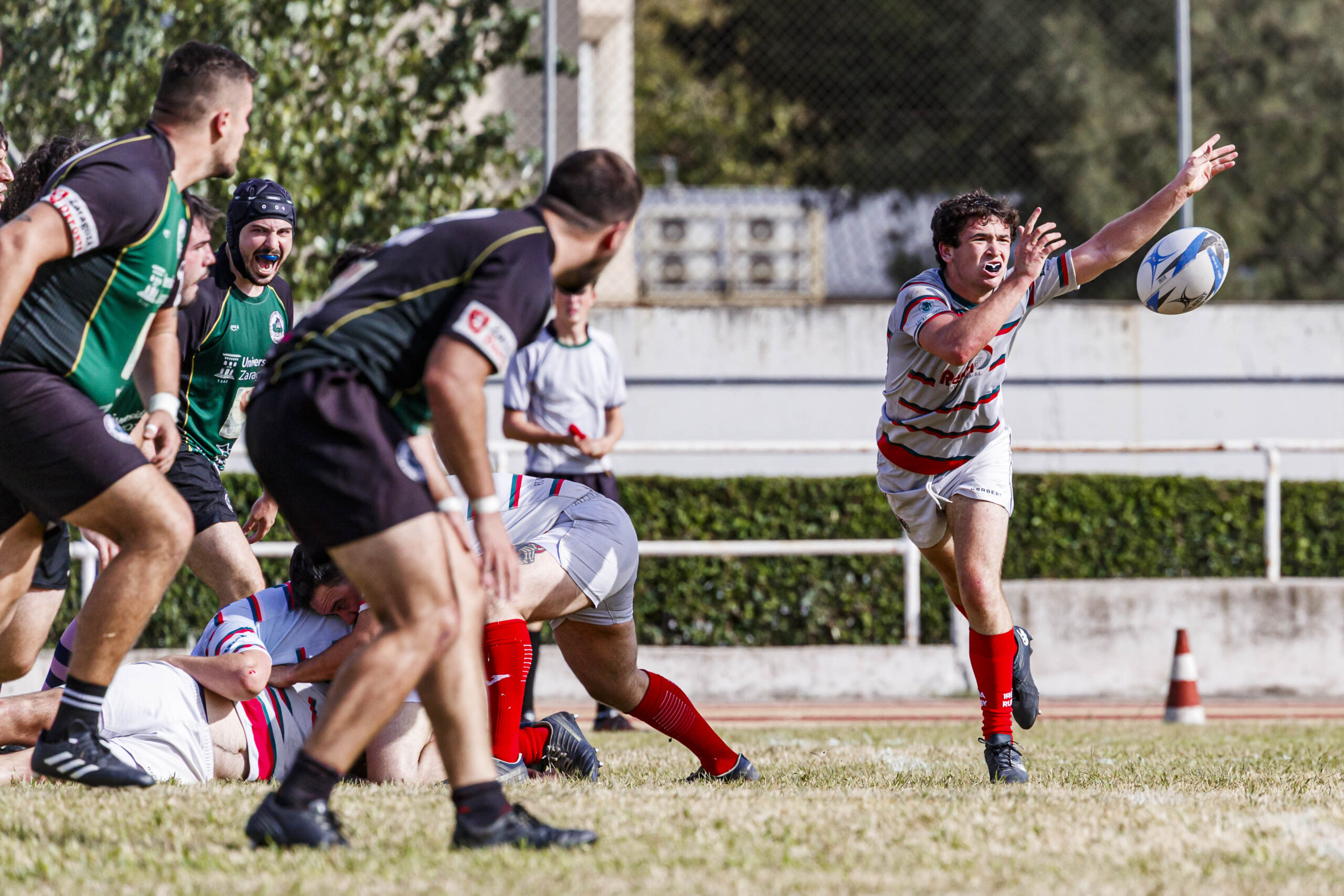 Partido amistoso de pretemporada entre el CD Universitario Rugby Zaragoza (CEFA Unizar) e Iruña Rugby Club