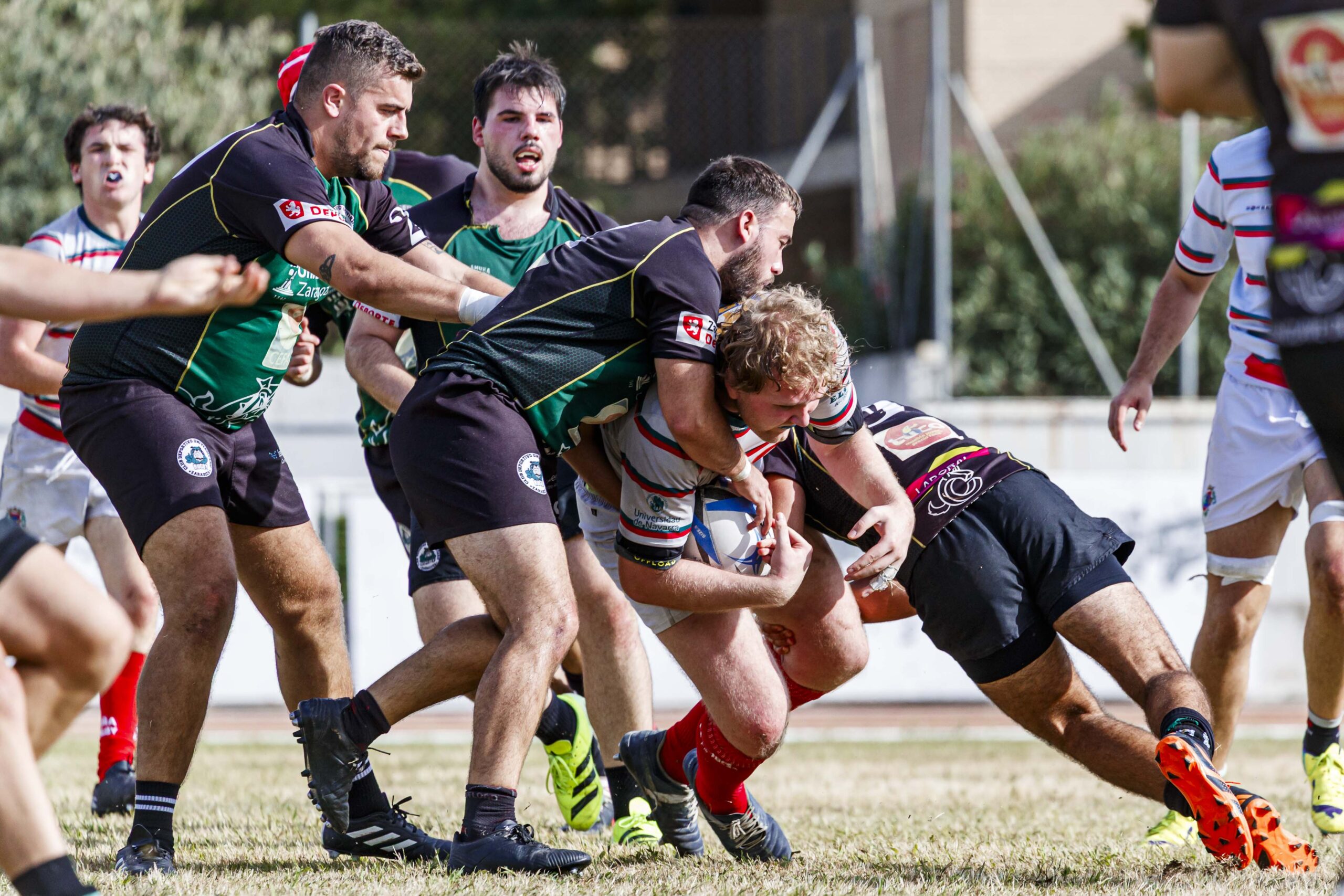 Partido amistoso de pretemporada entre el CD Universitario Rugby Zaragoza (CEFA Unizar) e Iruña Rugby Club