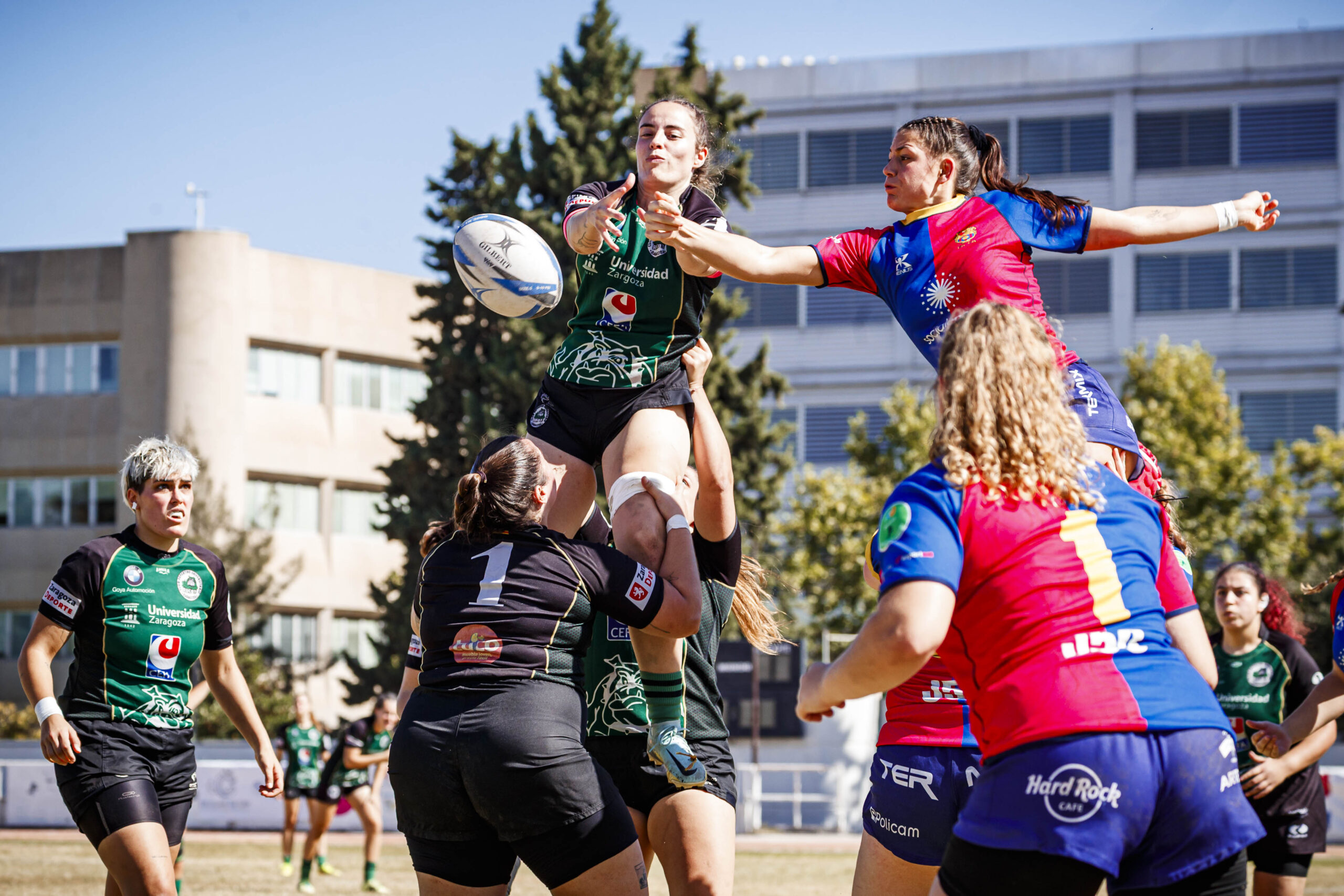 Partido amistoso de rugby femenino entre el CEFA Unizar y el Rugby FC Barcelona