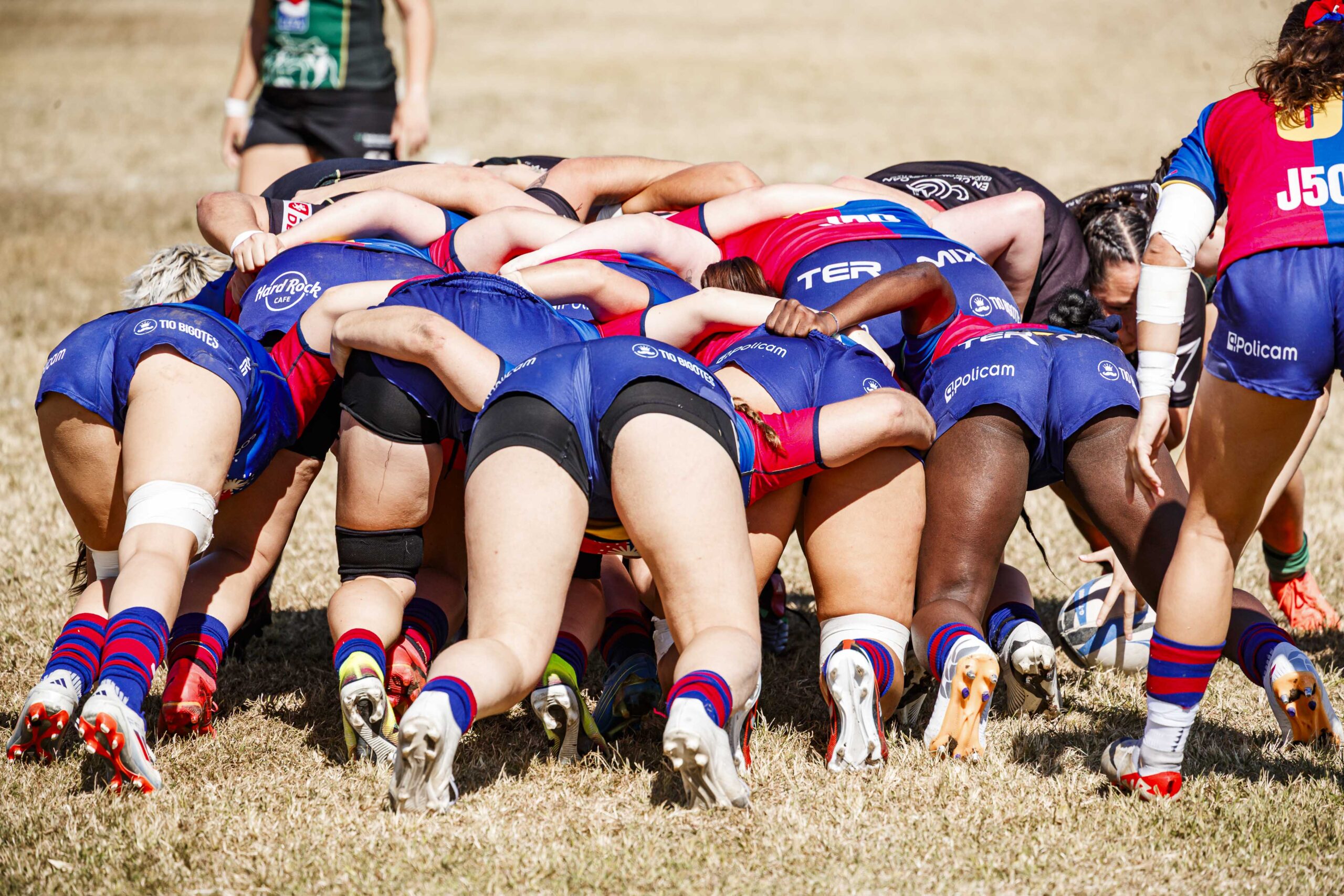 Partido amistoso de rugby femenino entre el CEFA Unizar y el Rugby FC Barcelona
