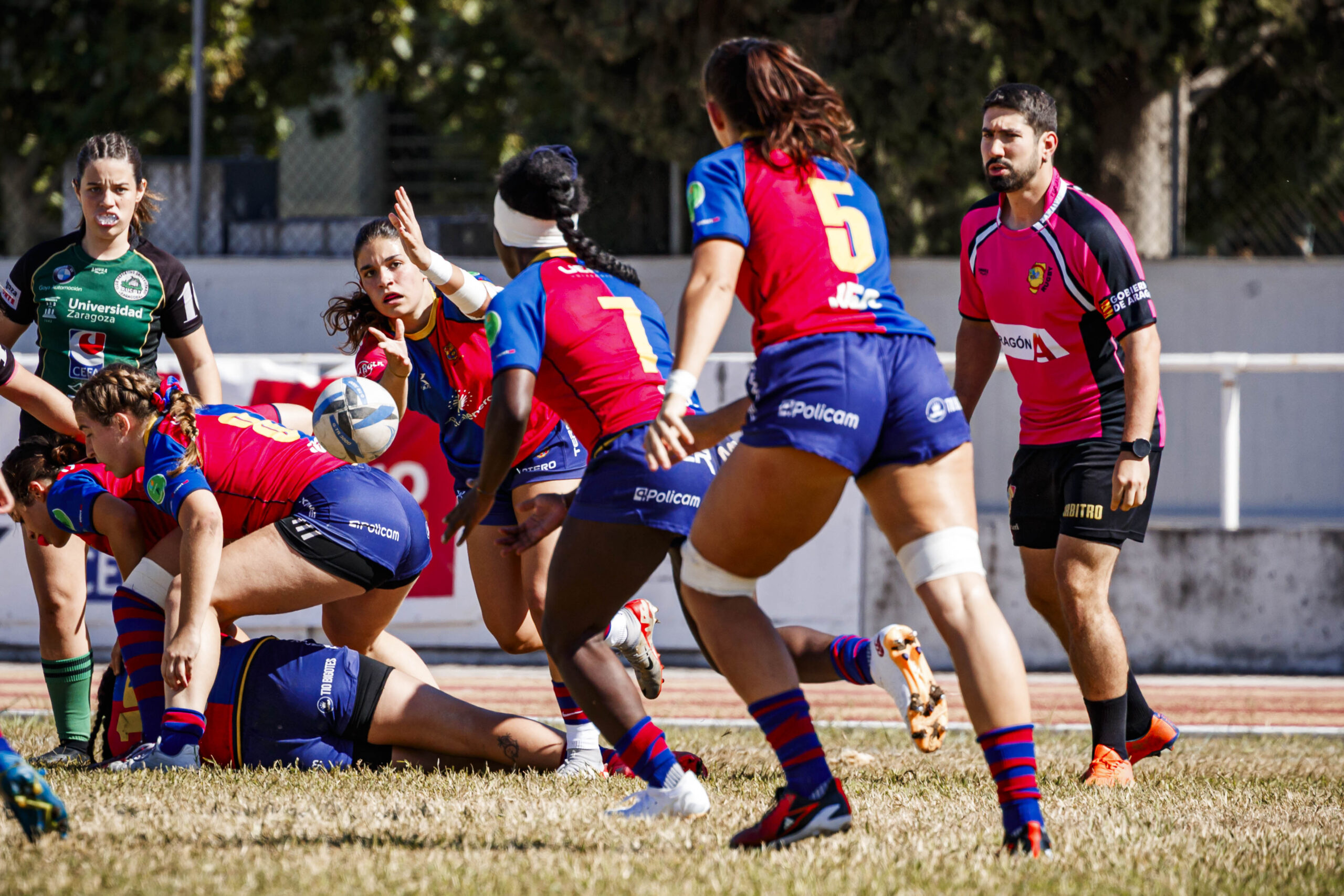 Partido amistoso de rugby femenino entre el CEFA Unizar y el Rugby FC Barcelona