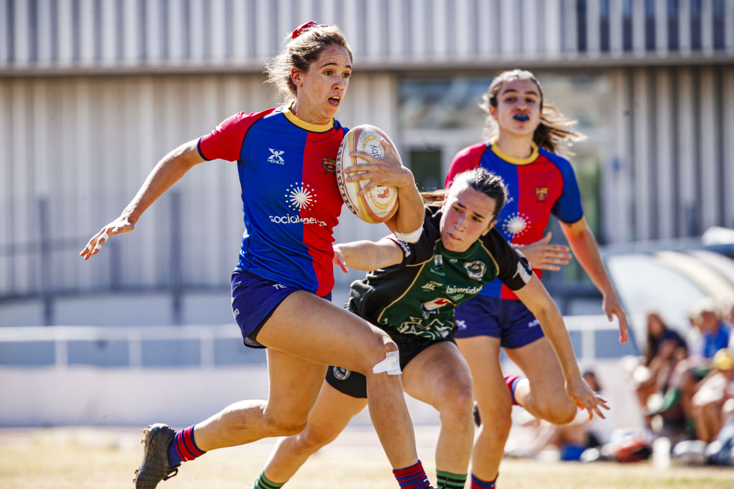 Partido amistoso de rugby femenino entre el CEFA Unizar y el Rugby FC Barcelona