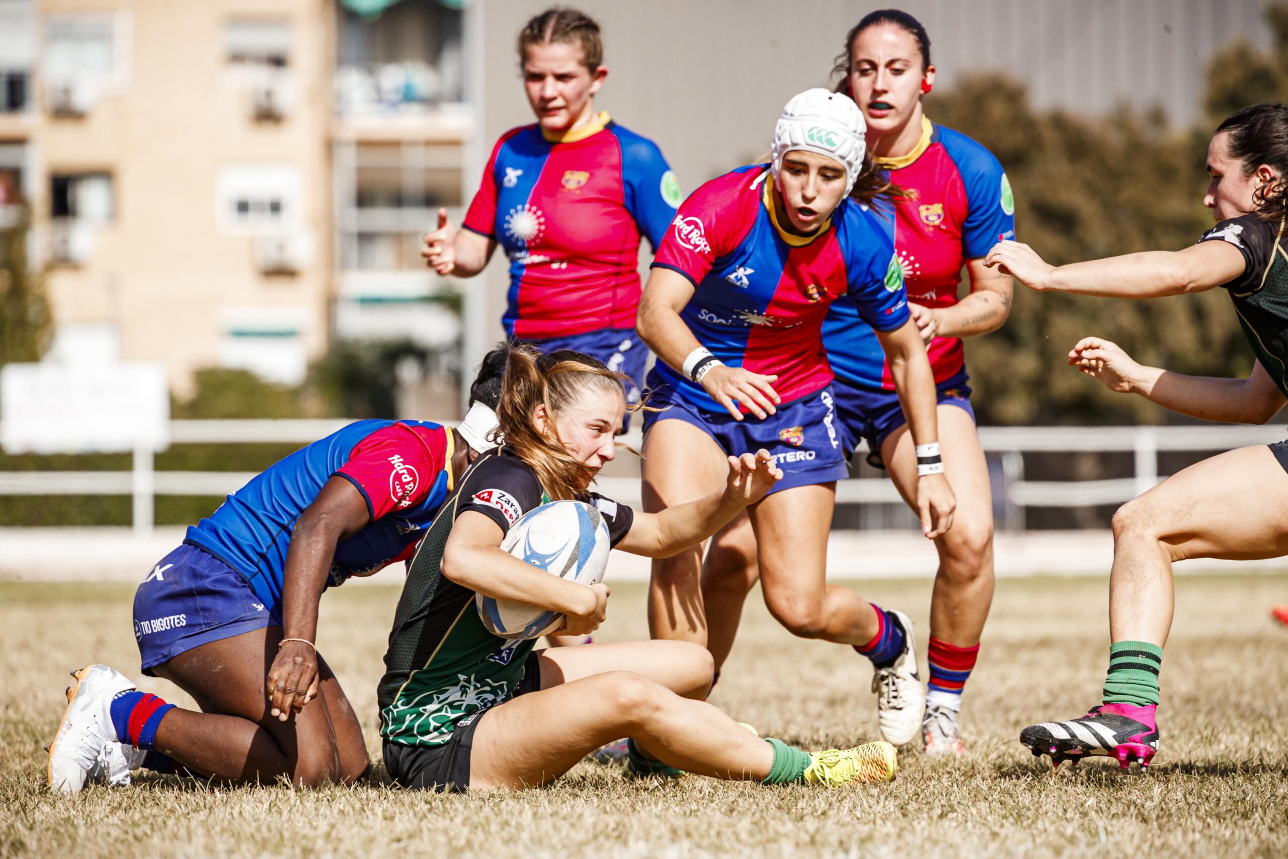 Partido amistoso de rugby femenino entre el CEFA Unizar y el Rugby FC Barcelona