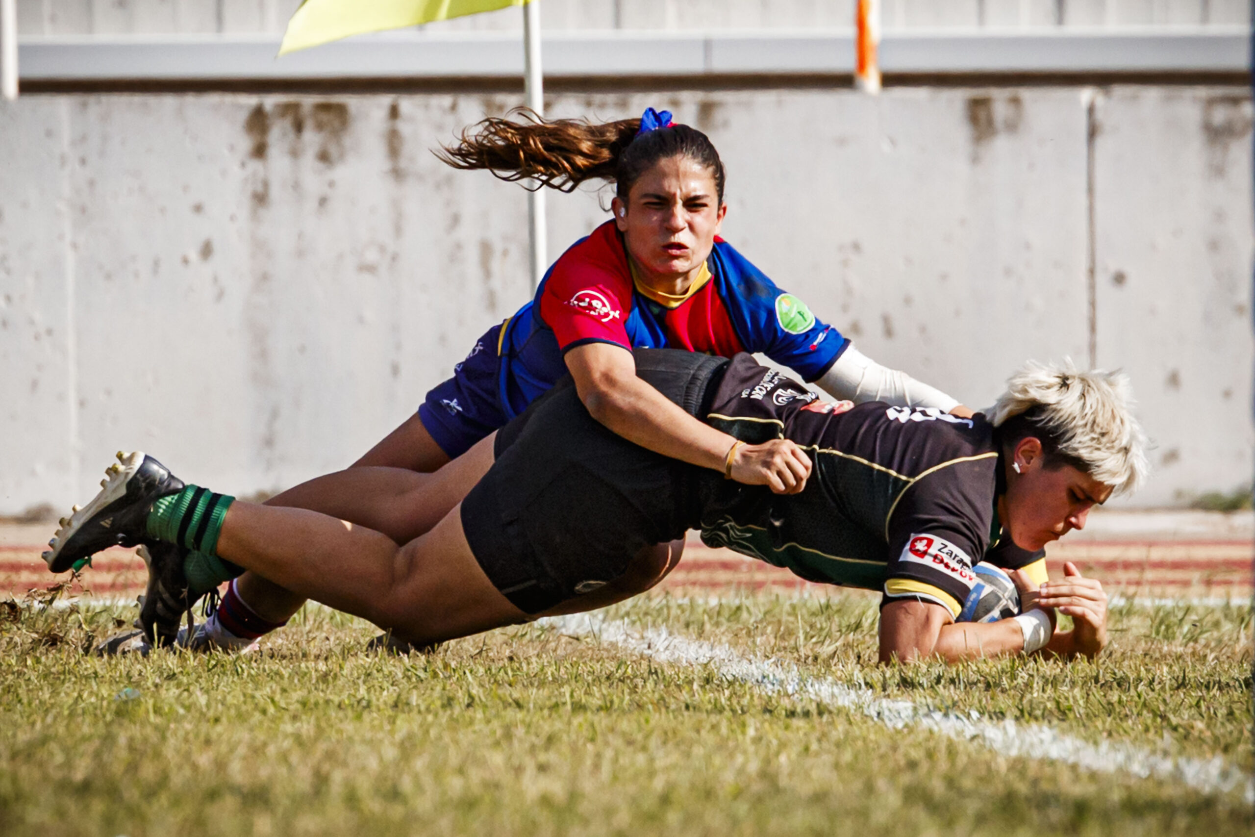 Partido amistoso de rugby femenino entre el CEFA Unizar y el Rugby FC Barcelona