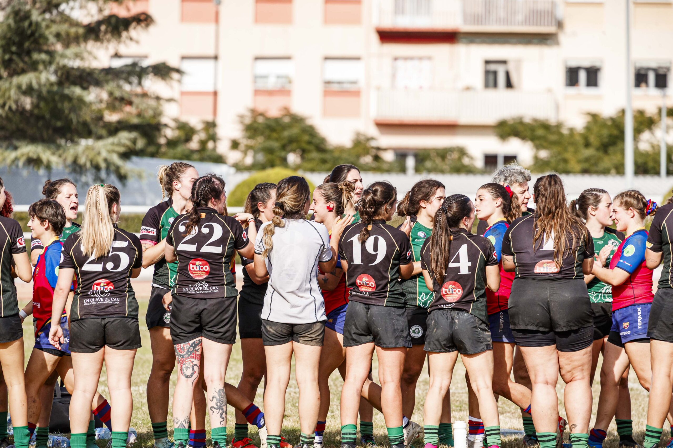 Partido amistoso de rugby femenino entre el CEFA Unizar y el Rugby FC Barcelona