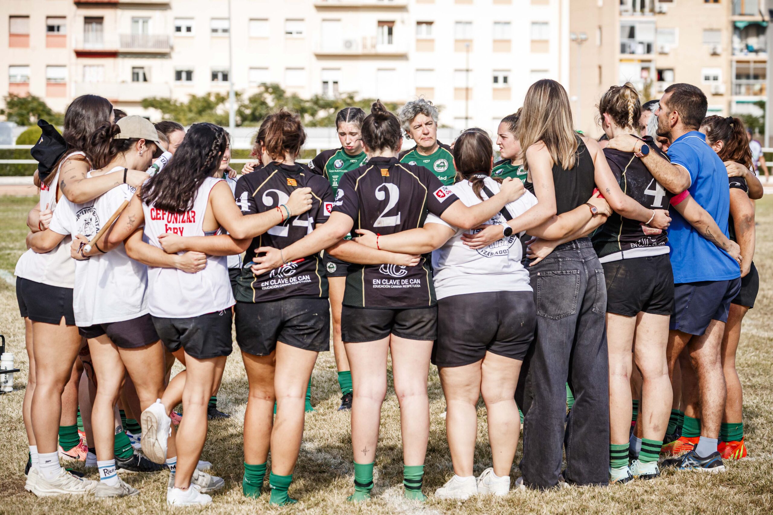 Partido amistoso de rugby femenino entre el CEFA Unizar y el Rugby FC Barcelona