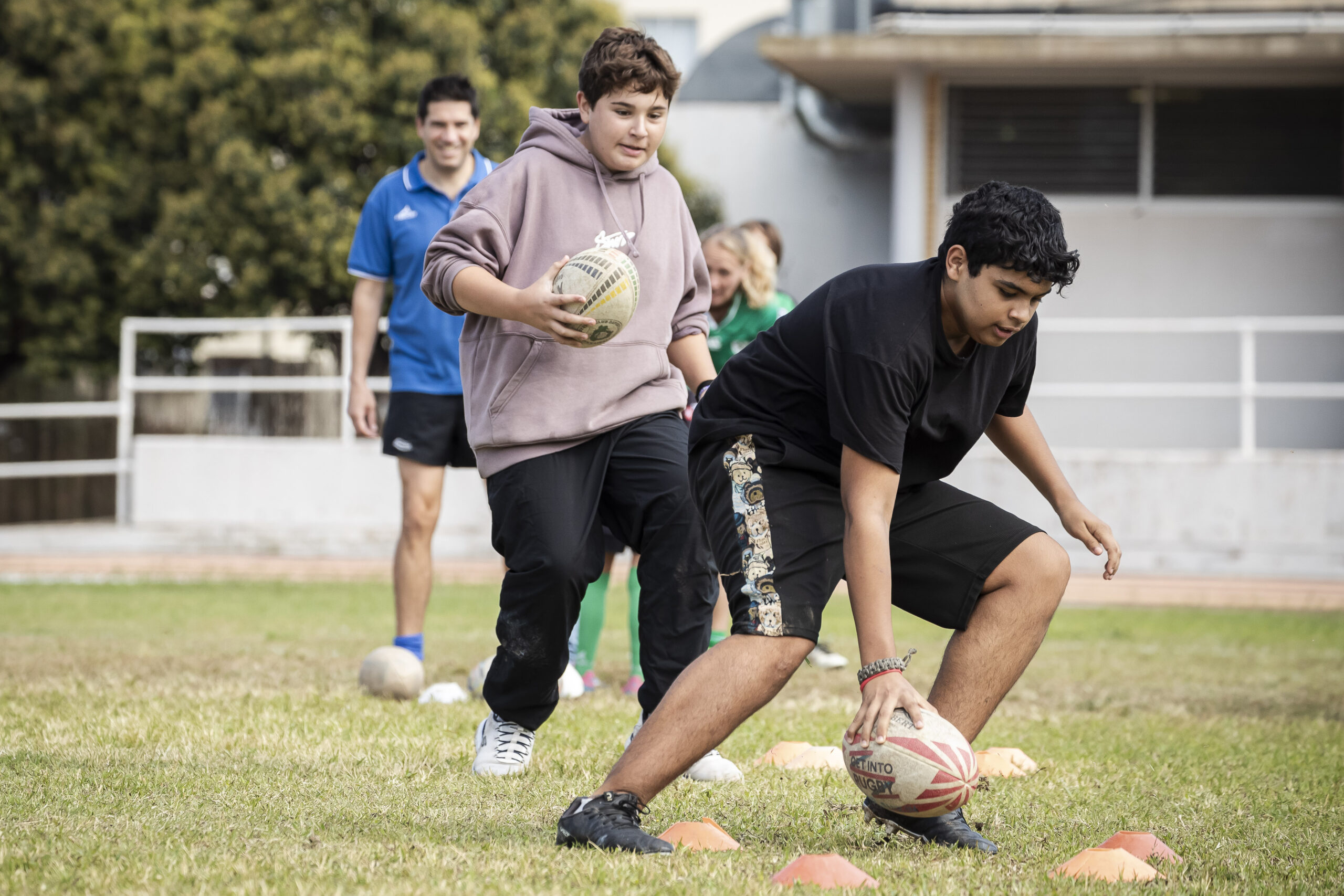 Juegos y diversión en el día del Club del CD Universitario Rugby Zaragoza.