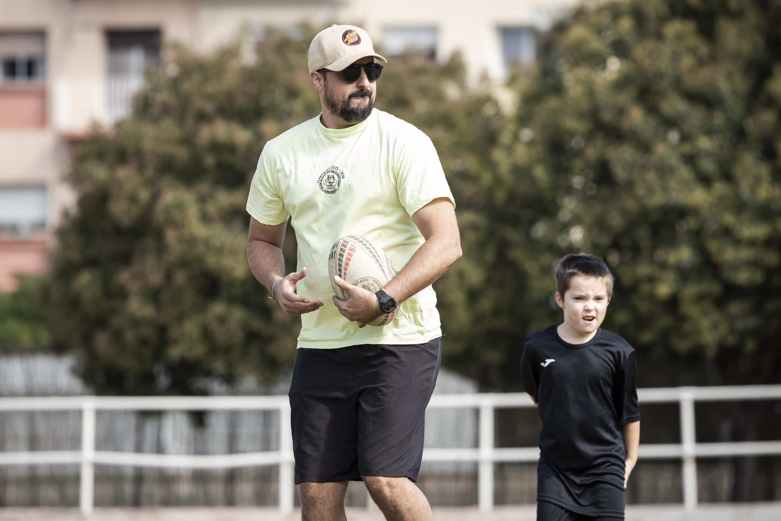 Juegos y diversión en el día del Club del CD Universitario Rugby Zaragoza.