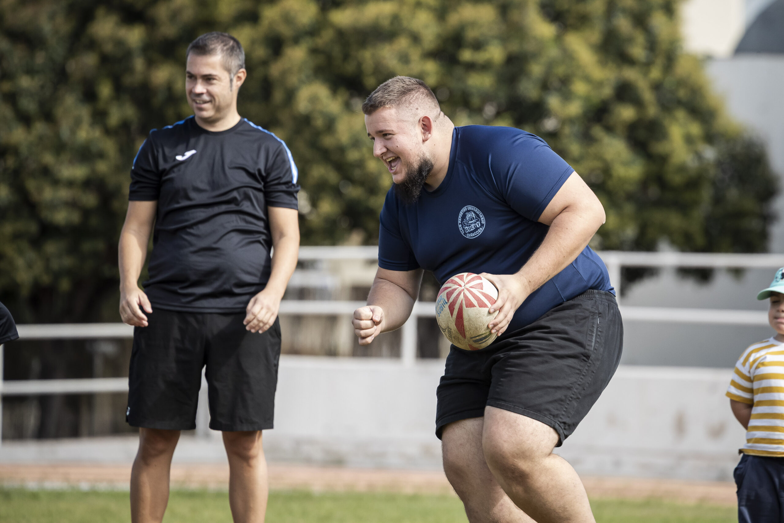 Juegos y diversión en el día del Club del CD Universitario Rugby Zaragoza.