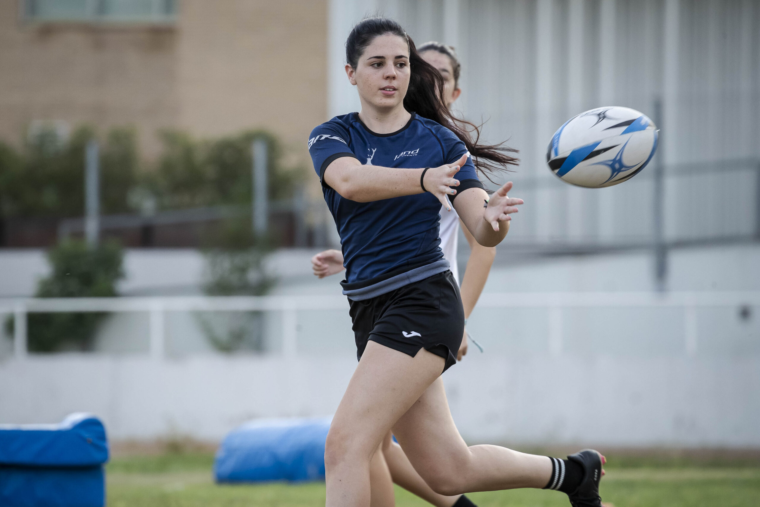 Sesion de entrenamiento del CD Universitario Rugby Zaragoza femenino