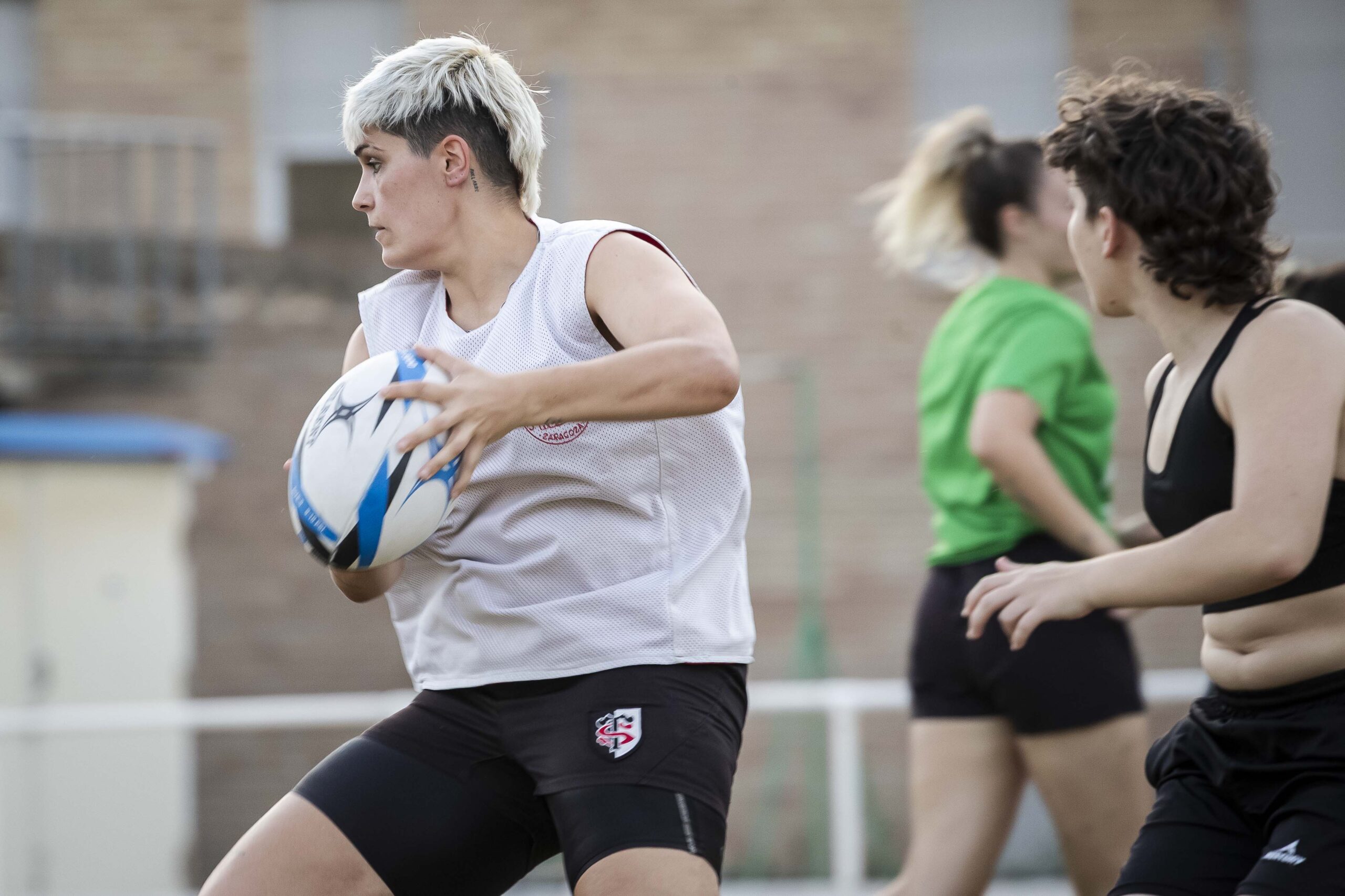 Sesion de entrenamiento del CD Universitario Rugby Zaragoza femenino