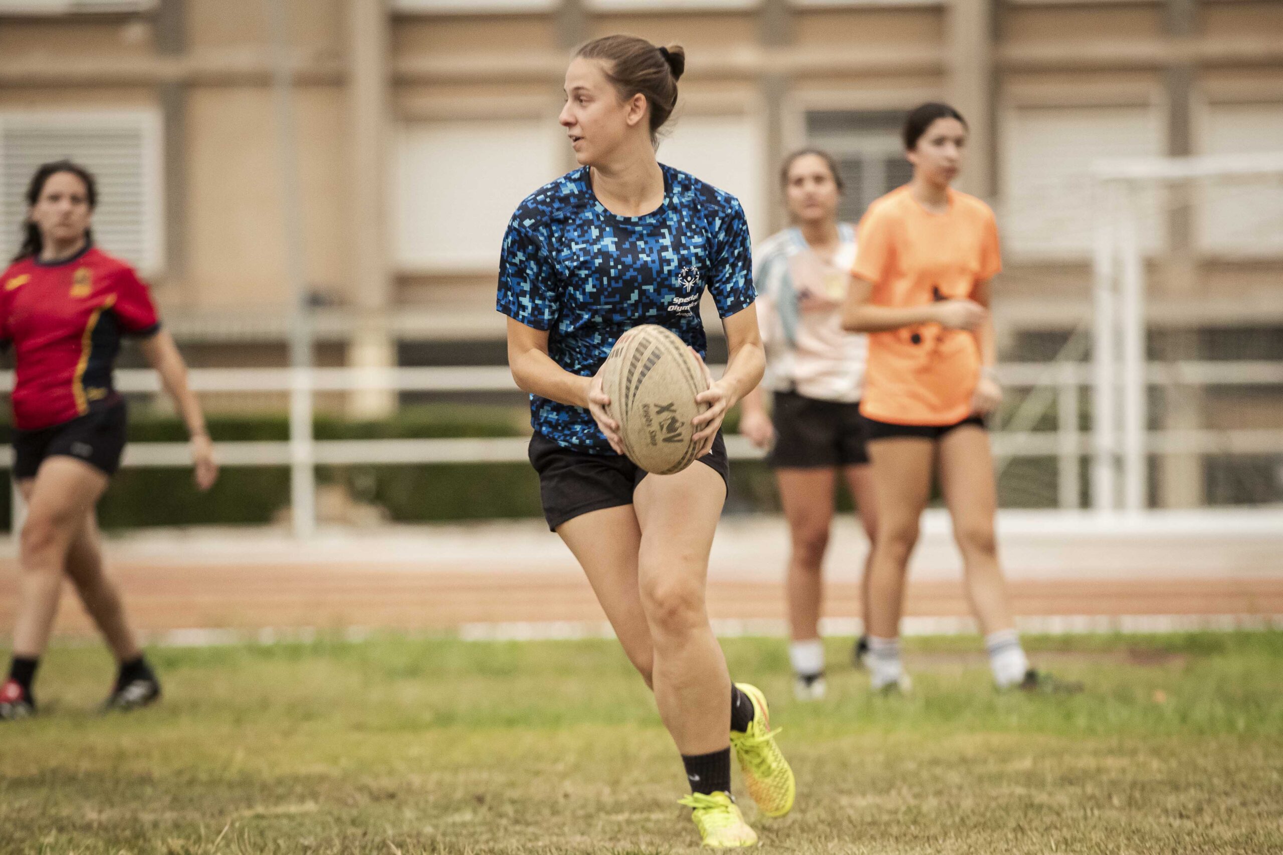 Sesion de entrenamiento del CD Universitario Rugby Zaragoza femenino