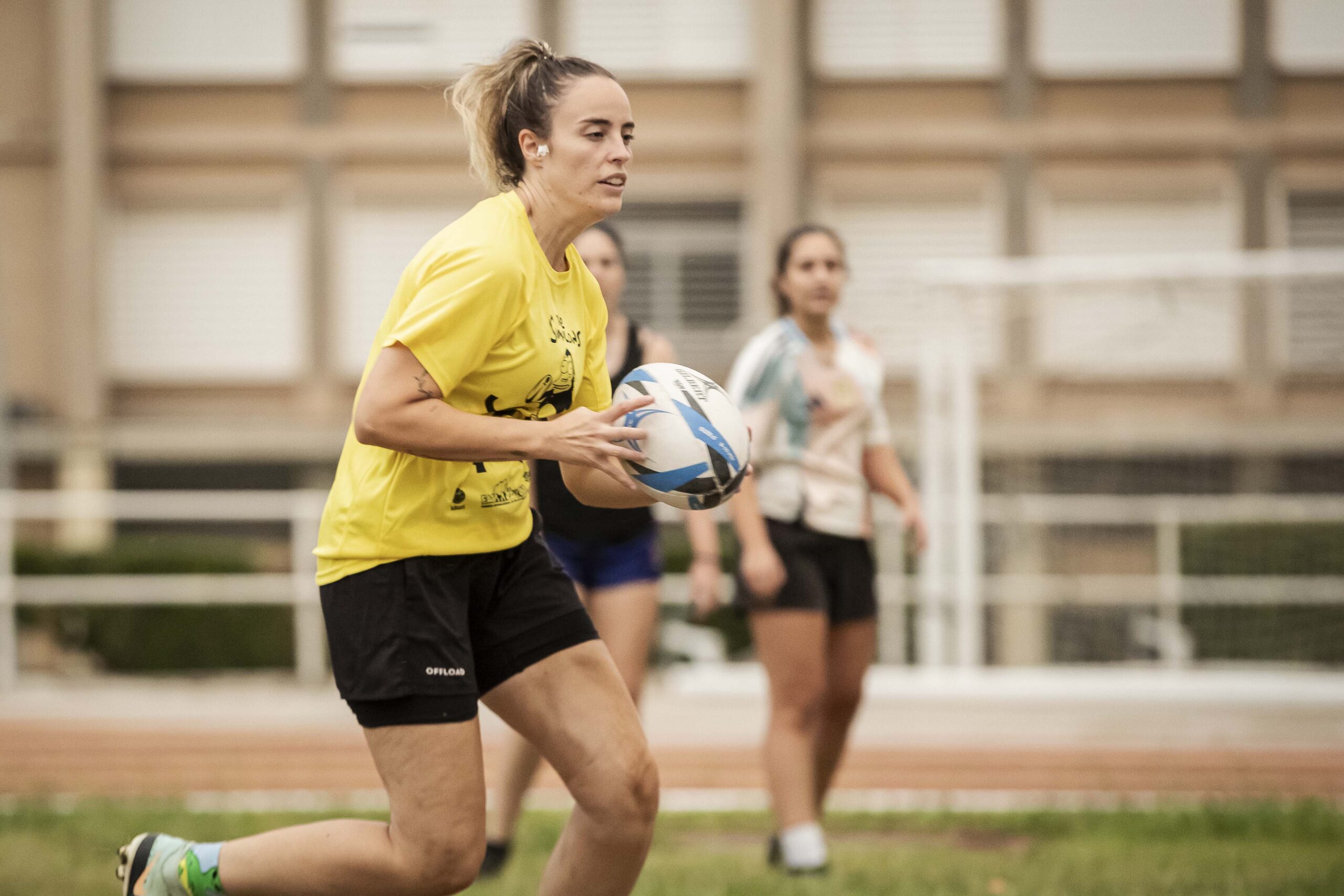 Sesion de entrenamiento del CD Universitario Rugby Zaragoza femenino