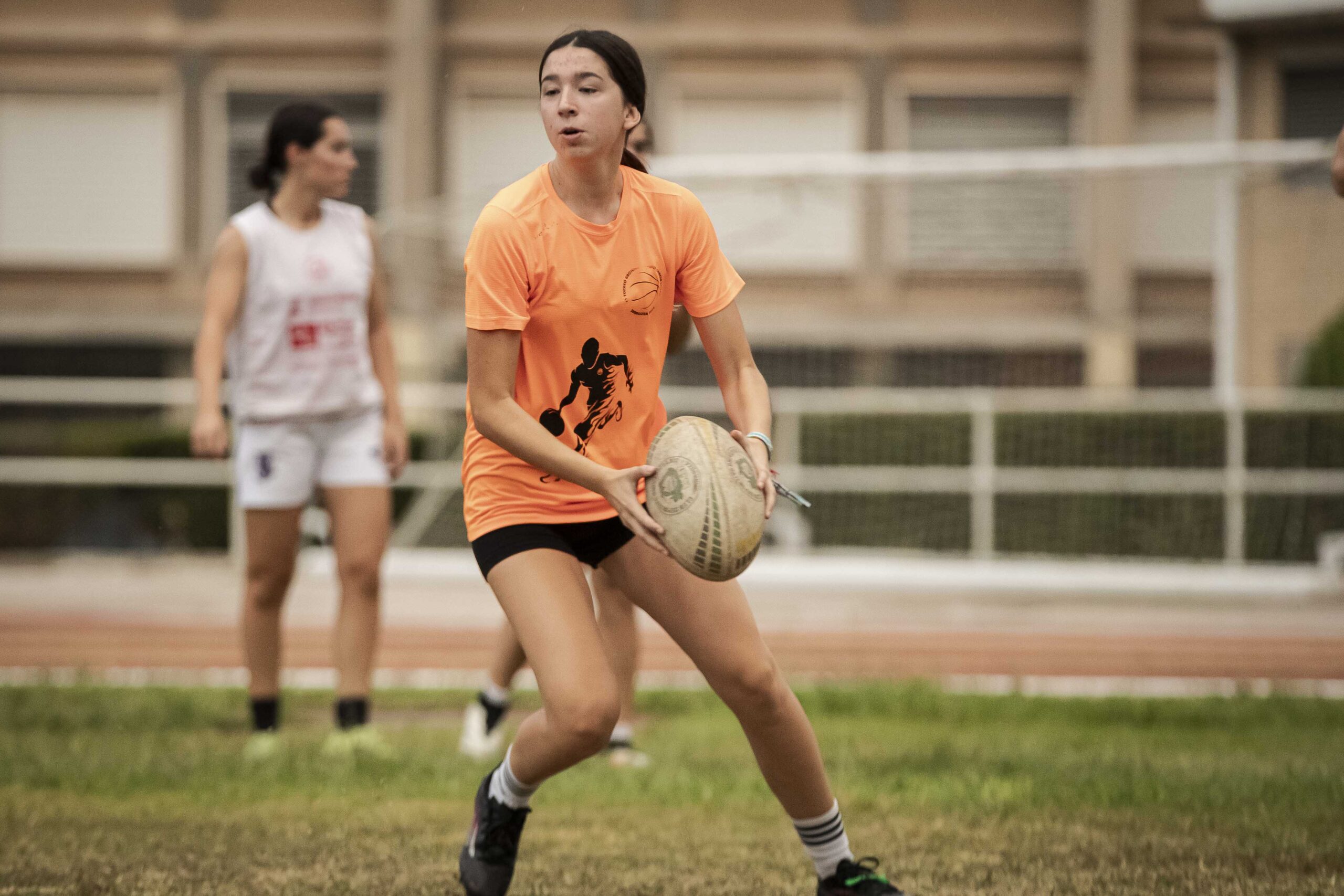 Sesion de entrenamiento del CD Universitario Rugby Zaragoza femenino