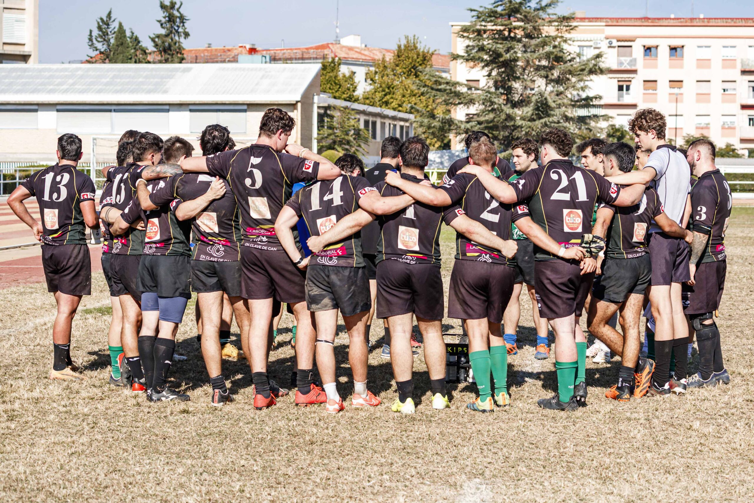 Partido de la jornada 1 de Liga Aragonesa de rugby entre el CEFA Unizar e Ingenieros Soria.