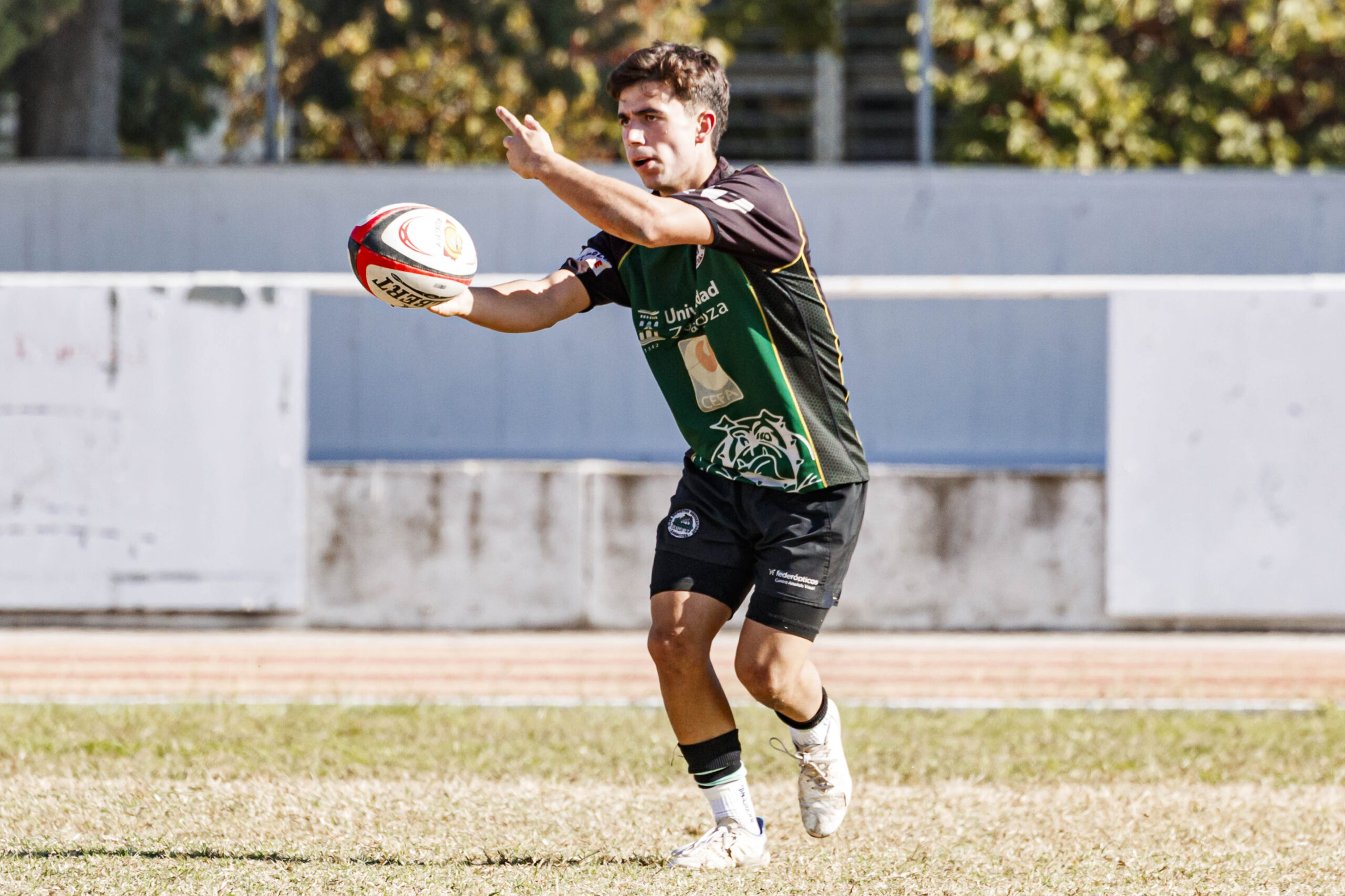 Partido de la jornada 1 de Liga Aragonesa de rugby entre el CEFA Unizar e Ingenieros Soria.