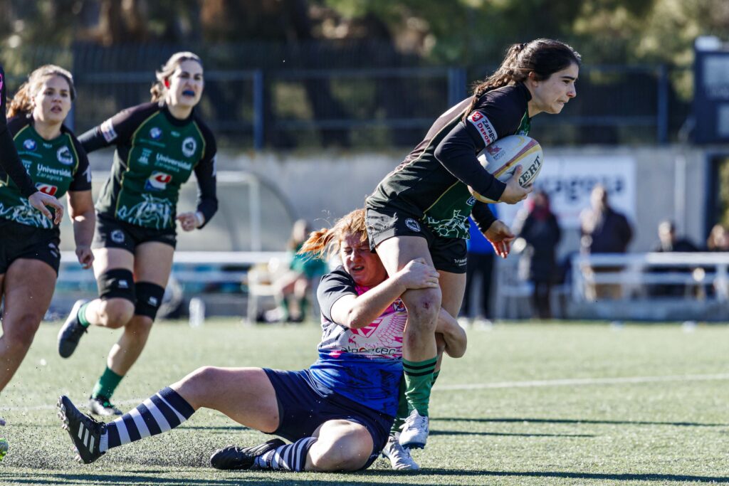 Imagen correspondiente al partido de la jornada 2 de la Liga Autonómica Aragonesa de rugby femenino entre el Fénix y el CEFA Unizar
