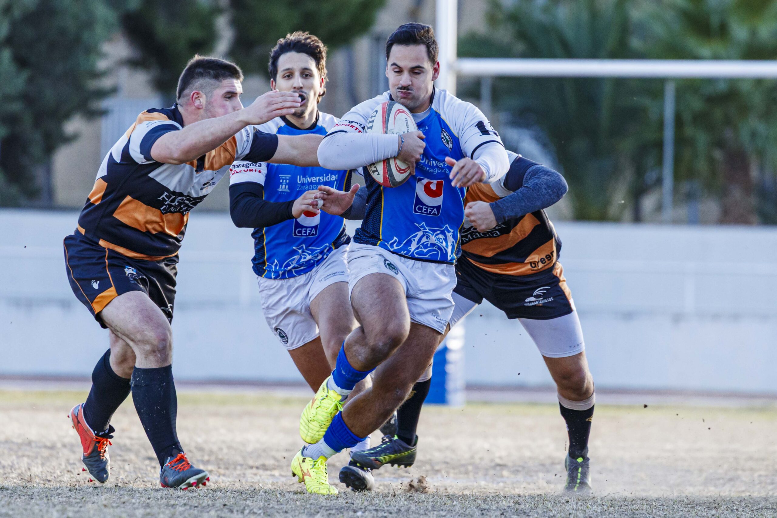 Partido de Liga Aragonesa de rugby masculino entre el CD Universitario Rugby Zaragoza y el Quebrantahuesos.