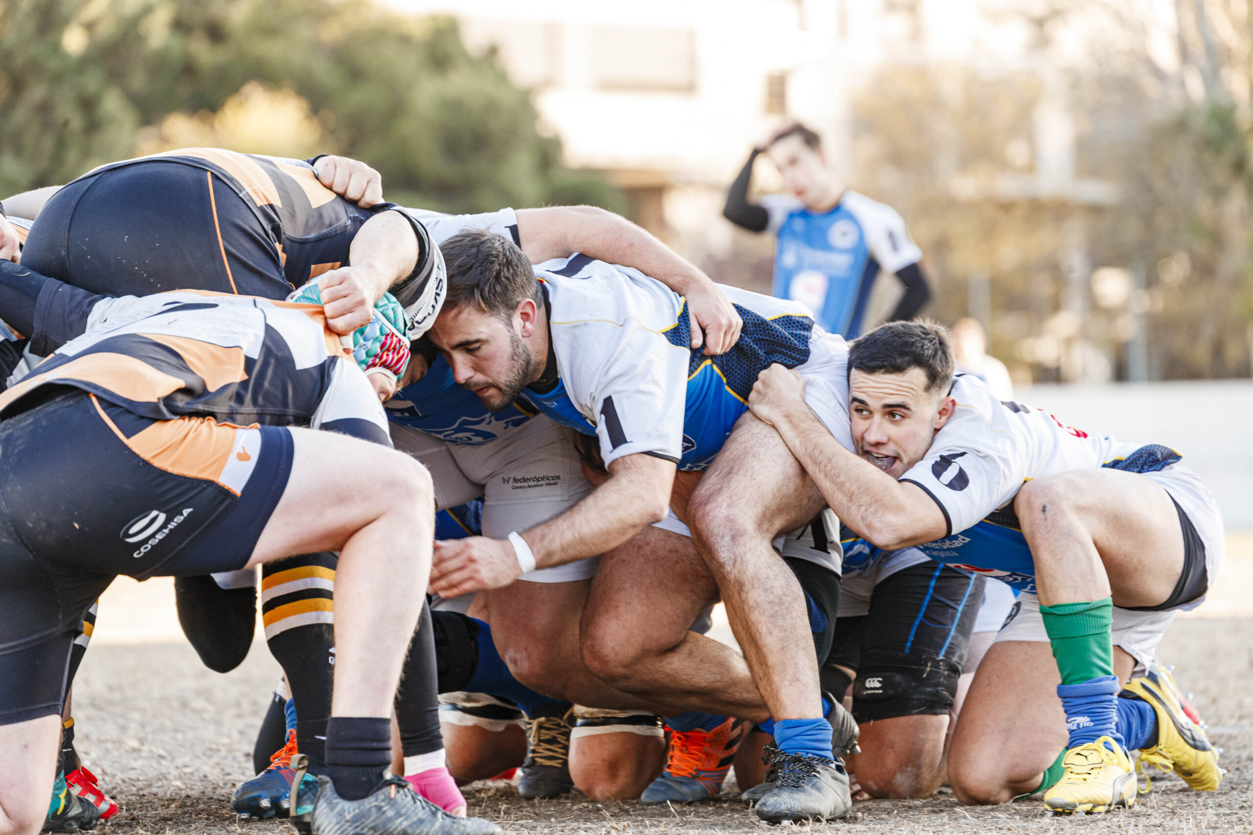 Partido de Liga Aragonesa de rugby masculino entre el CD Universitario Rugby Zaragoza y el Quebrantahuesos.