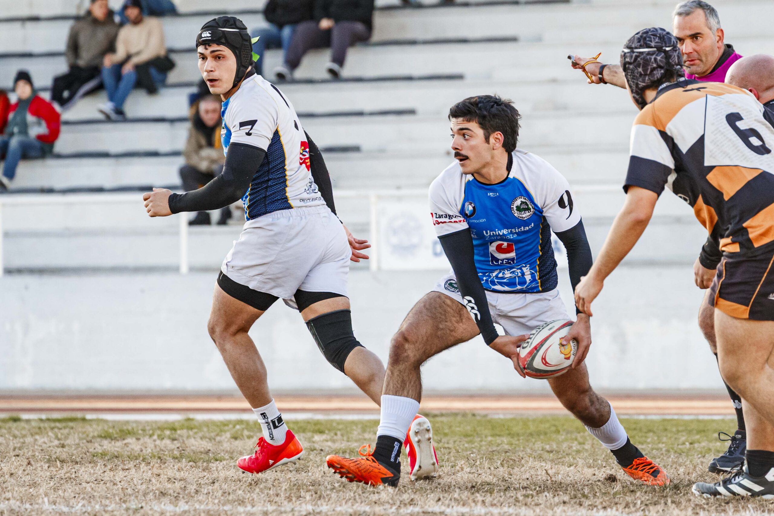 Partido de Liga Aragonesa de rugby masculino entre el CD Universitario Rugby Zaragoza y el Quebrantahuesos.