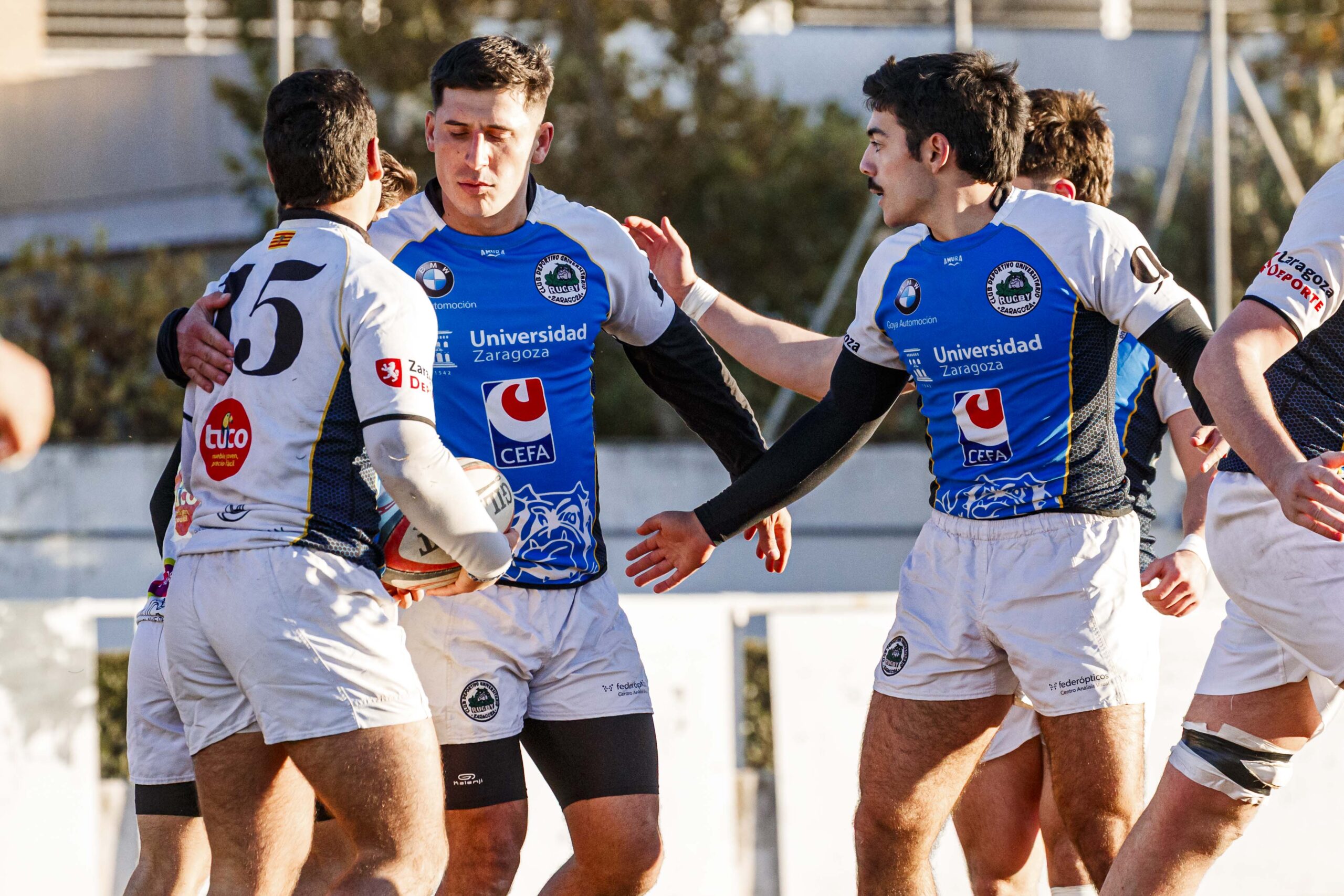 Partido de Liga Aragonesa de rugby masculino entre el CD Universitario Rugby Zaragoza y el Quebrantahuesos.