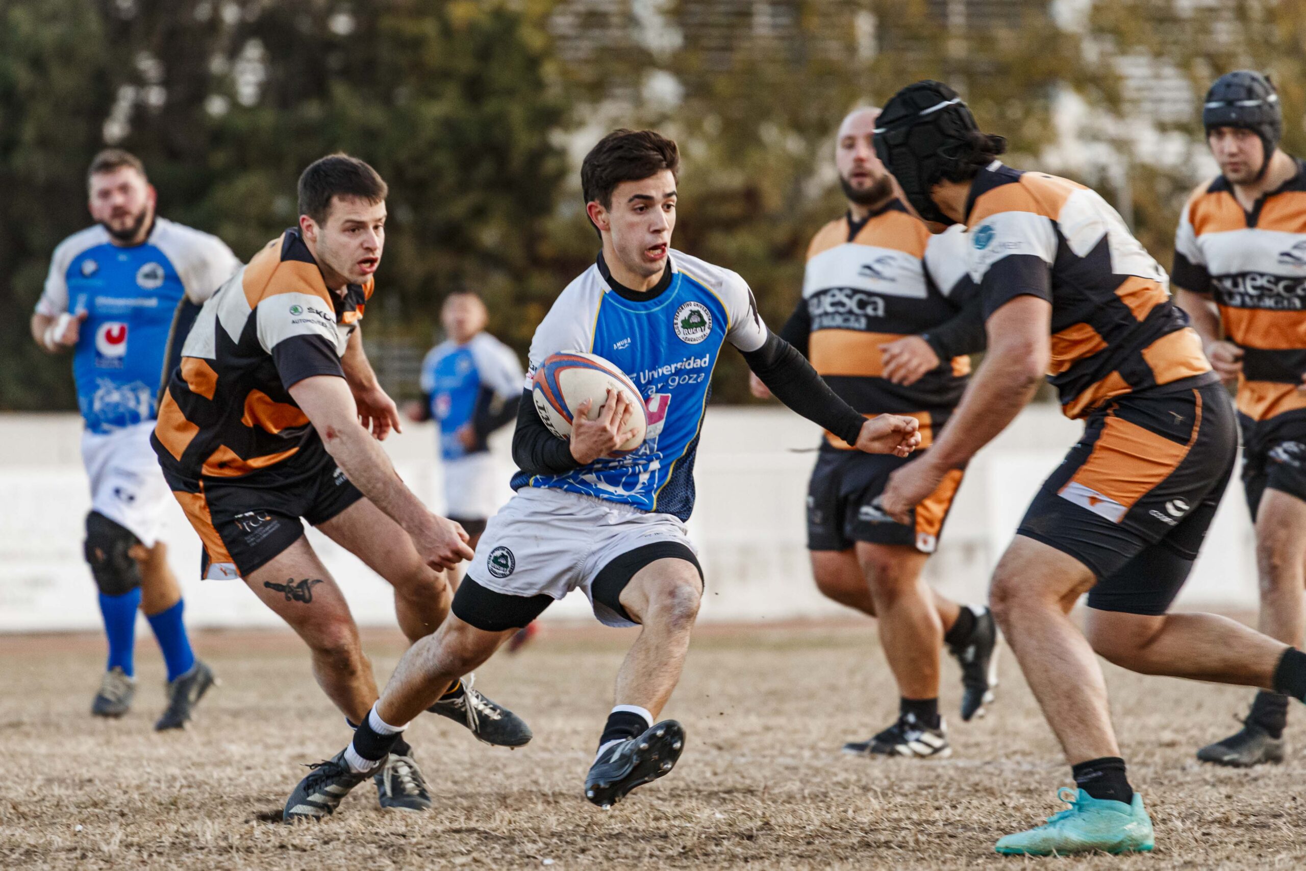 Partido de Liga Aragonesa de rugby masculino entre el CD Universitario Rugby Zaragoza y el Quebrantahuesos.