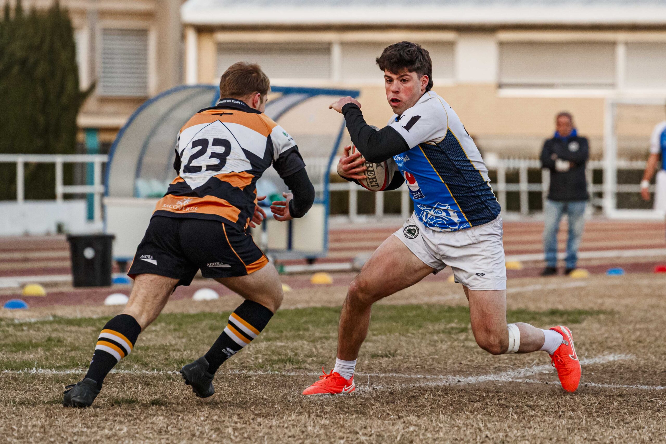 Partido de Liga Aragonesa de rugby masculino entre el CD Universitario Rugby Zaragoza y el Quebrantahuesos.