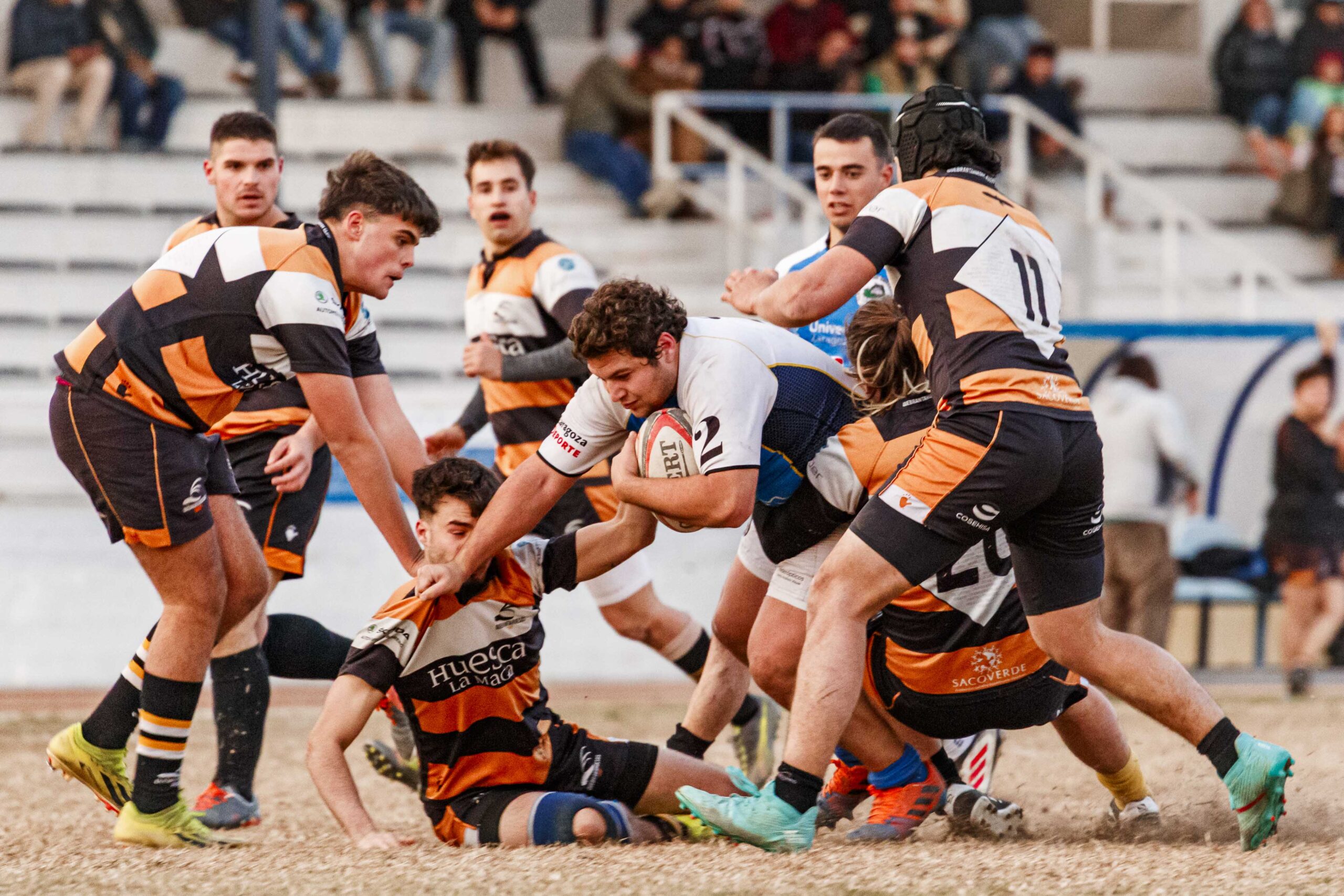 Partido de Liga Aragonesa de rugby masculino entre el CD Universitario Rugby Zaragoza y el Quebrantahuesos.