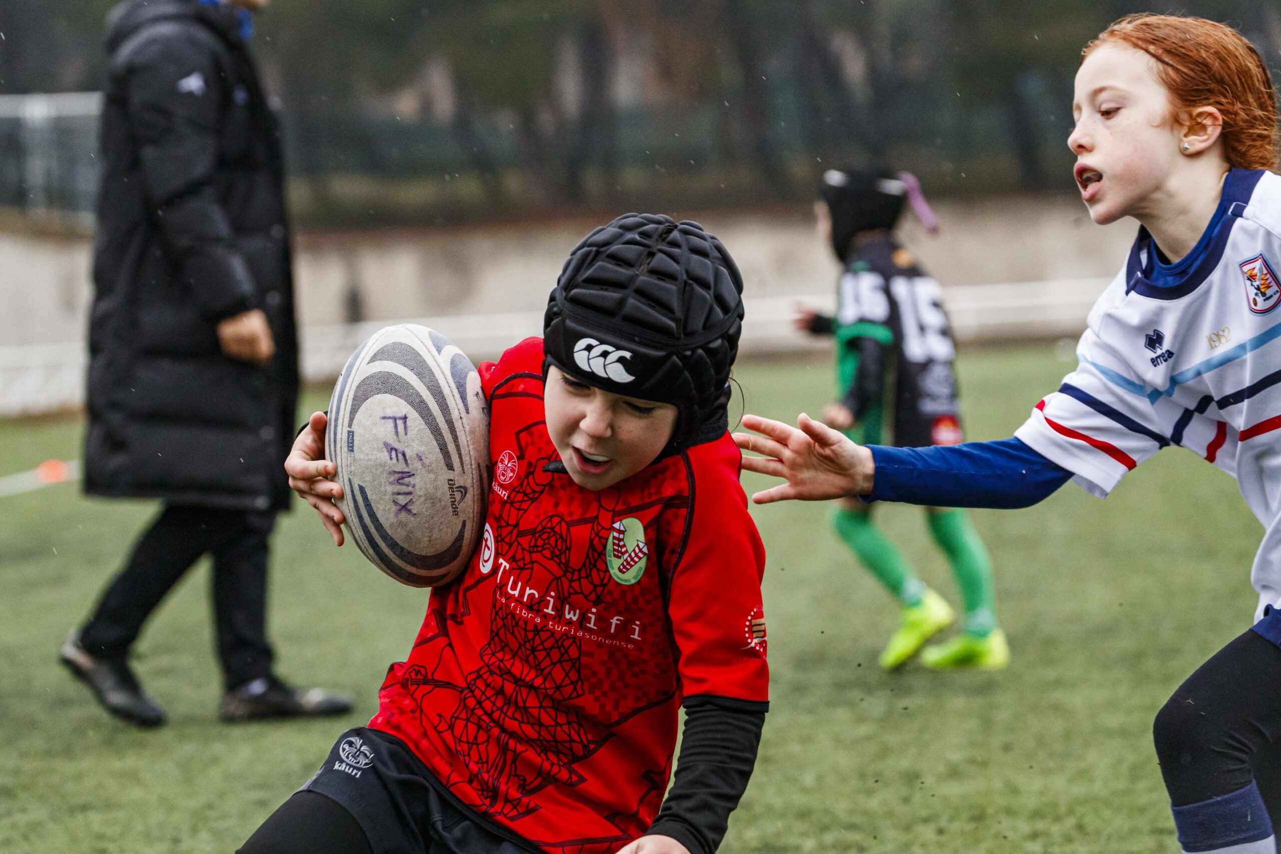 El CD Universitario en la jornada de escuelas de rugby para niños en Zaragoza