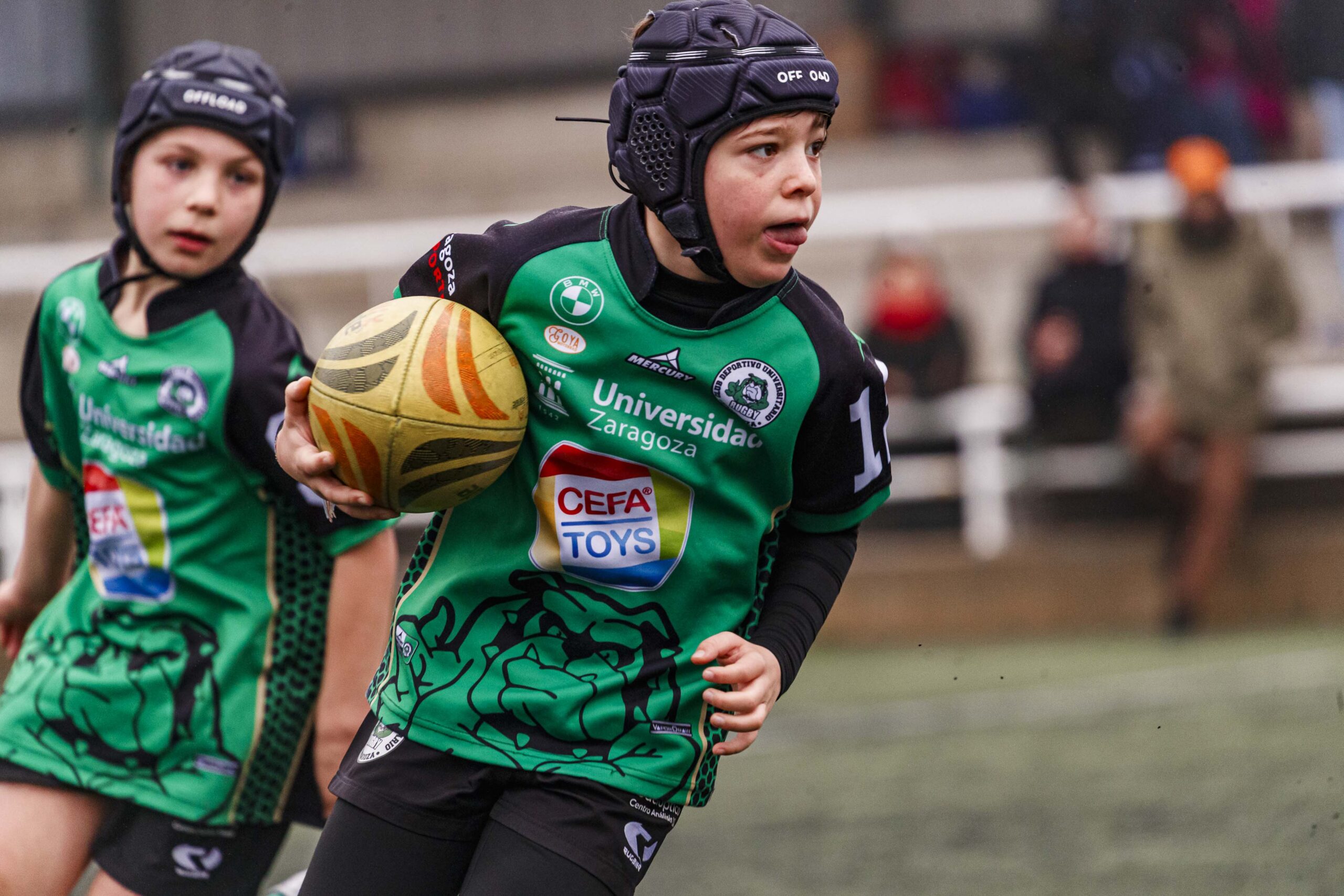 El CD Universitario en la jornada de escuelas de rugby para niños en Zaragoza