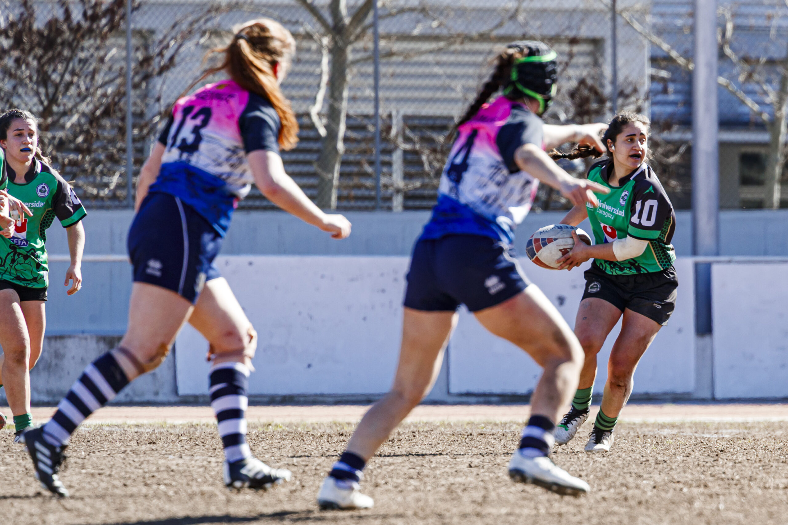 Fotos de rugby femenino correspondientes al partido de la jornada 5 de la Liga Aragonesa entre el CEFA Unizar y el Fénix.