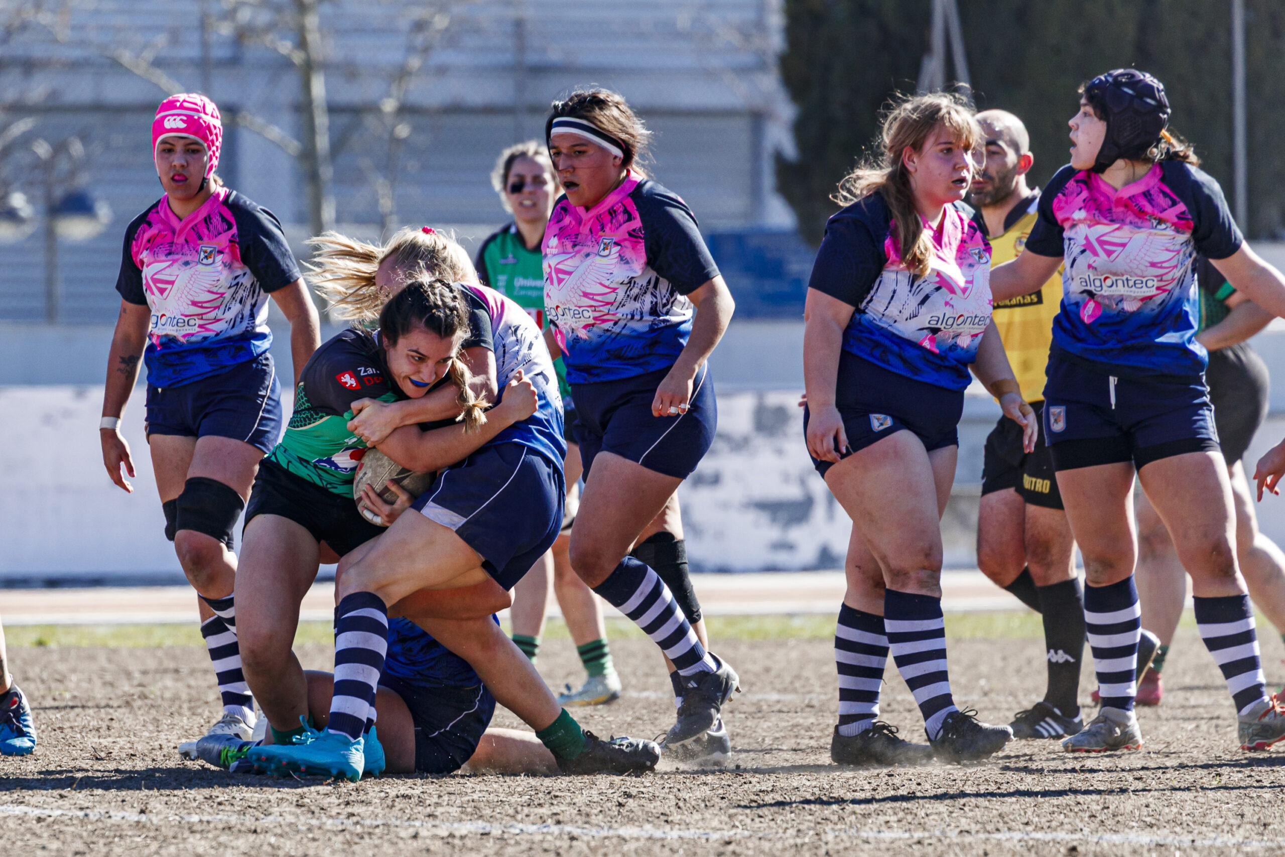 Fotos de rugby femenino correspondientes al partido de la jornada 5 de la Liga Aragonesa entre el CEFA Unizar y el Fénix.