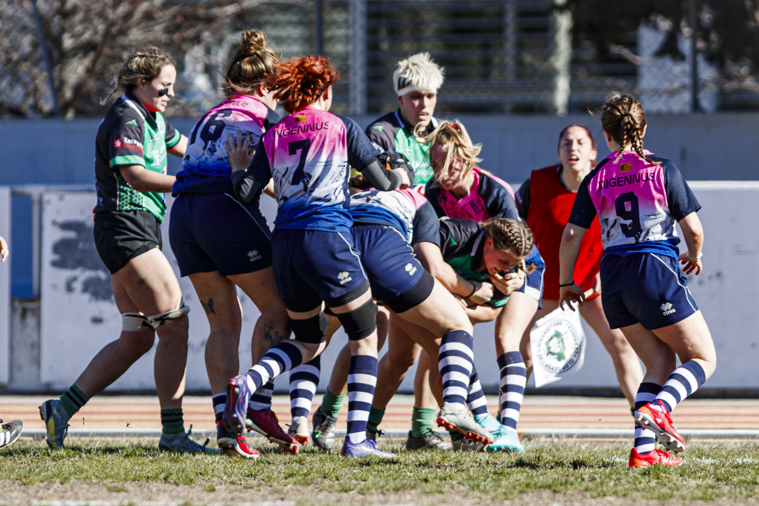 Fotos de rugby femenino correspondientes al partido de la jornada 5 de la Liga Aragonesa entre el CEFA Unizar y el Fénix.