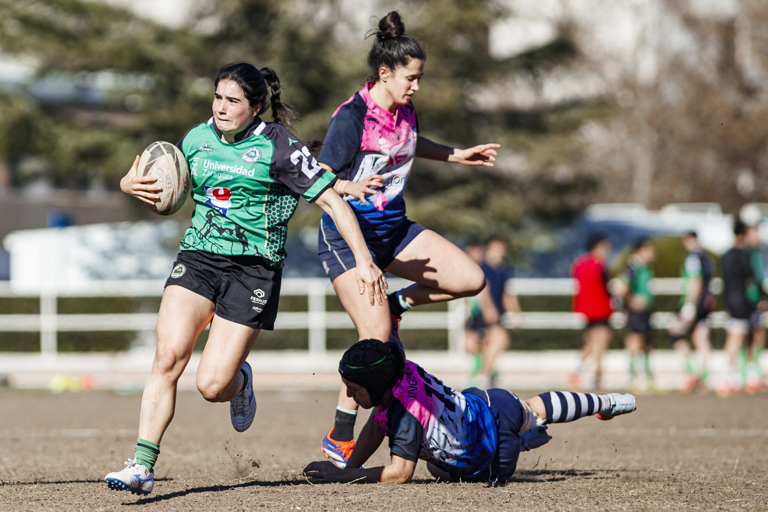 Fotos de rugby femenino correspondientes al partido de la jornada 5 de la Liga Aragonesa entre el CEFA Unizar y el Fénix.