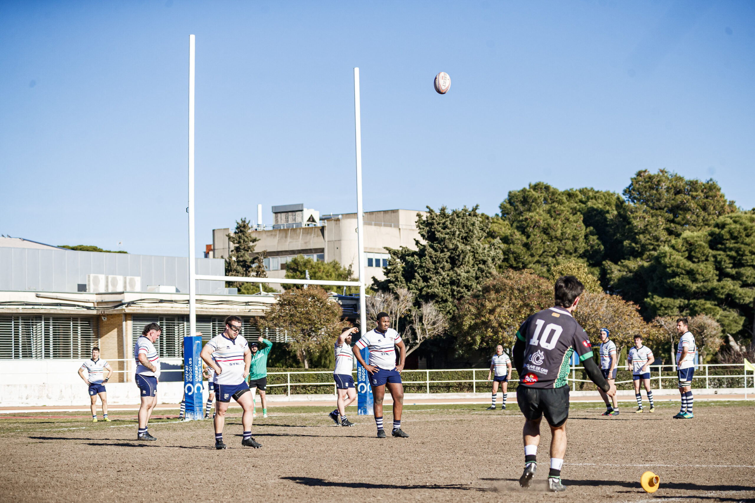 Fotos de rugby masculino correspondientes al partido de la jornada 11 de la Liga Aragonesa entre el CEFA Unizar y el Fénix.