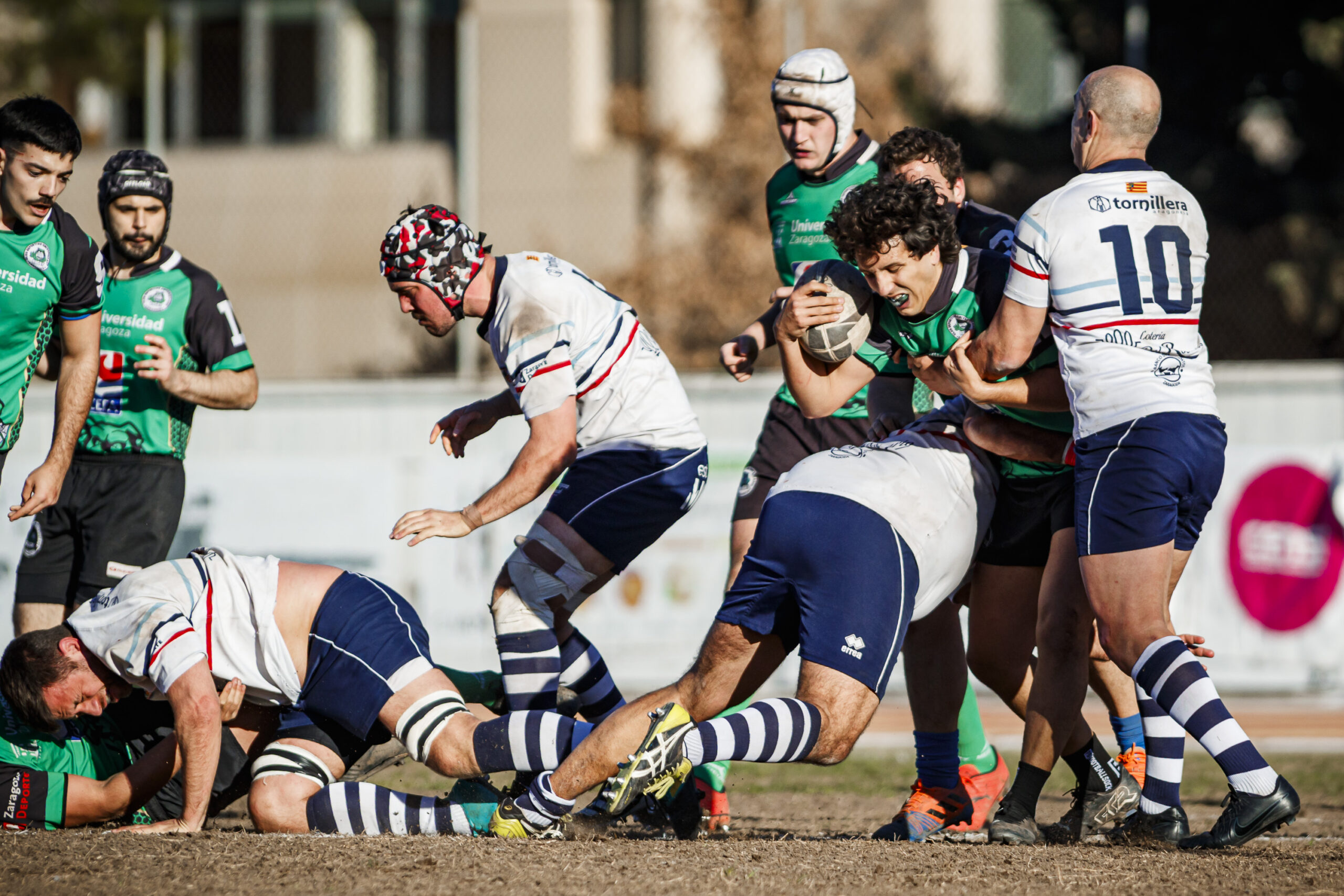 Fotos de rugby masculino correspondientes al partido de la jornada 11 de la Liga Aragonesa entre el CEFA Unizar y el Fénix.