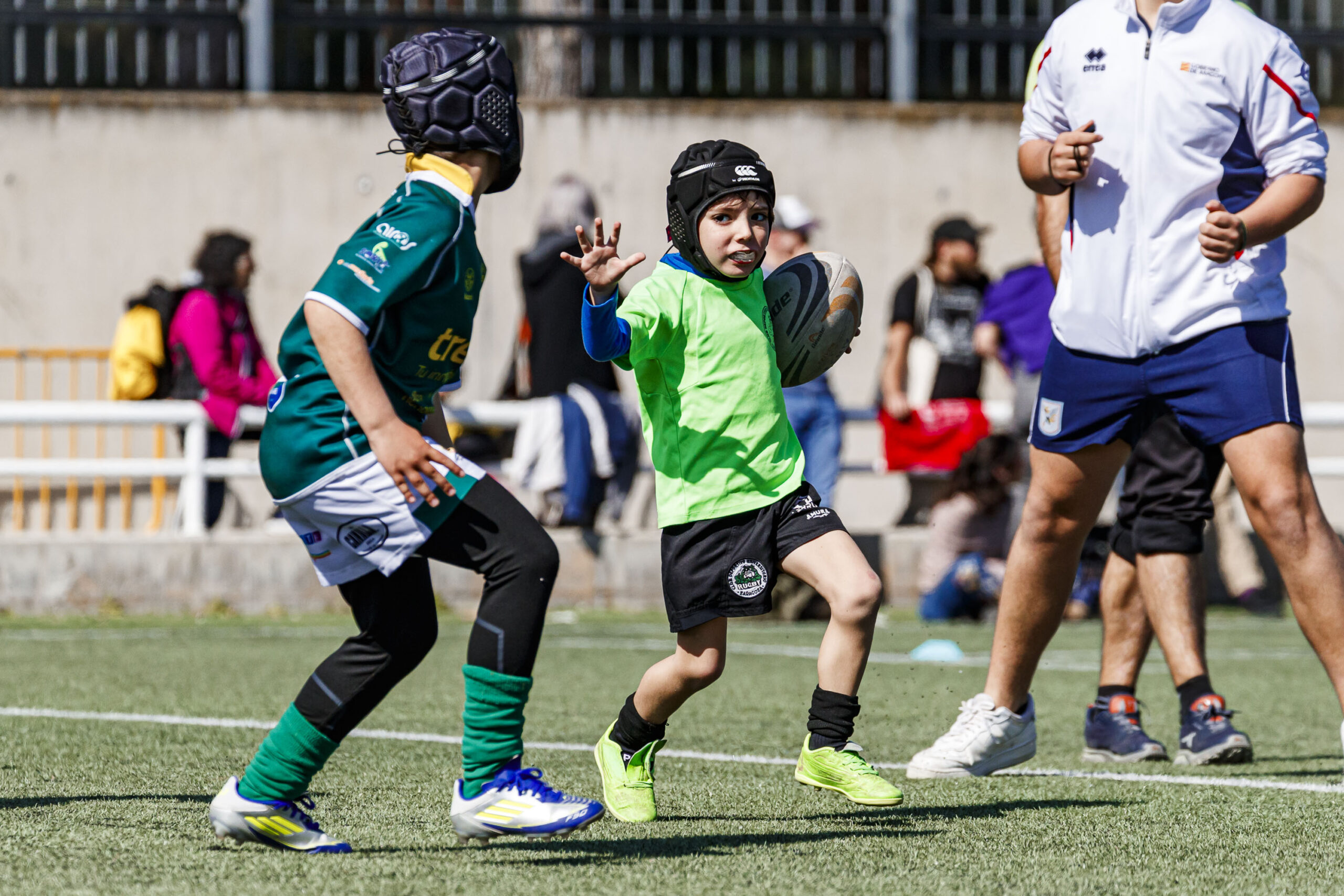 Jornada de escuelas de rugby para niños en Zaragoza