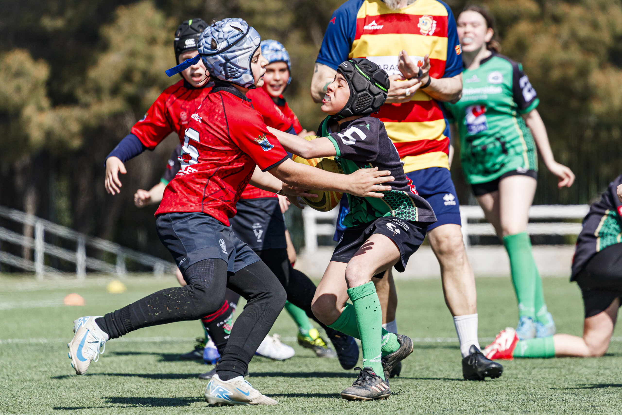 Jornada de escuelas de rugby para niños en Zaragoza