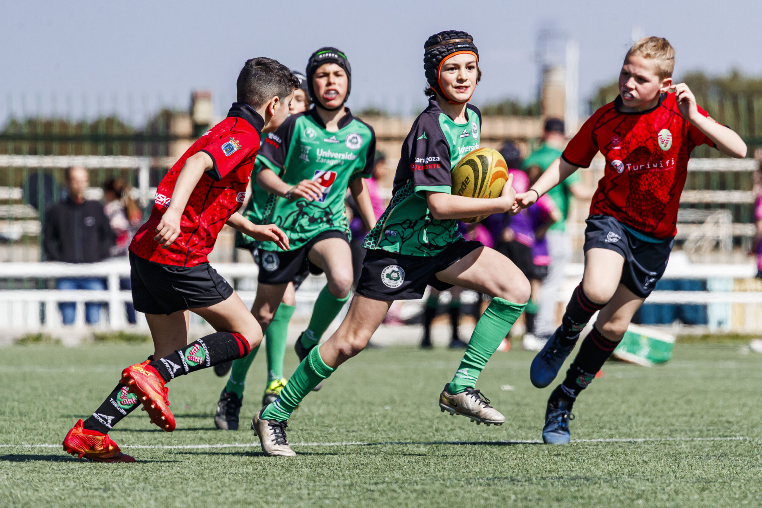 Jornada de escuelas de rugby para niños en Zaragoza