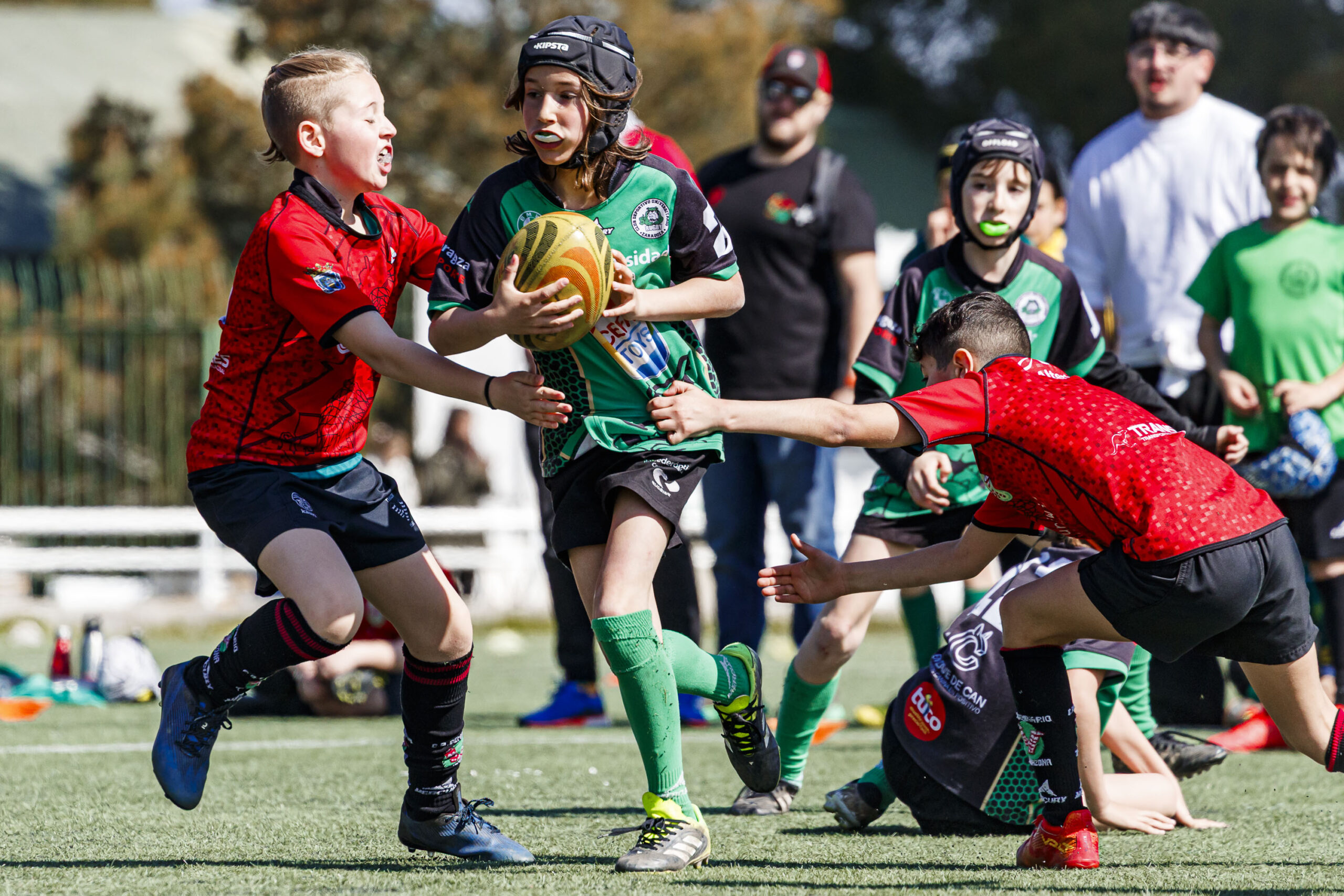 Jornada de escuelas de rugby para niños en Zaragoza