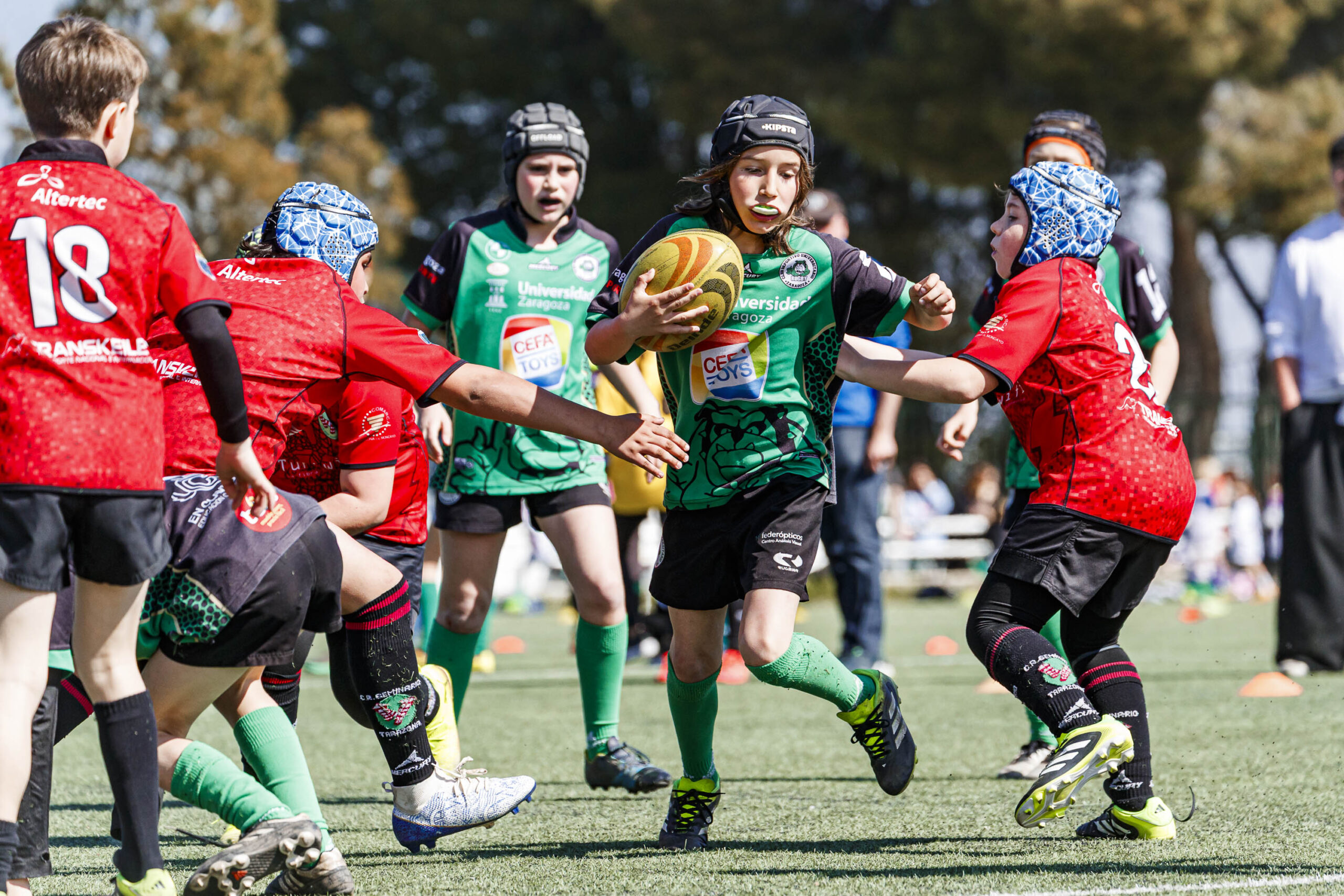 Jornada de escuelas de rugby para niños en Zaragoza