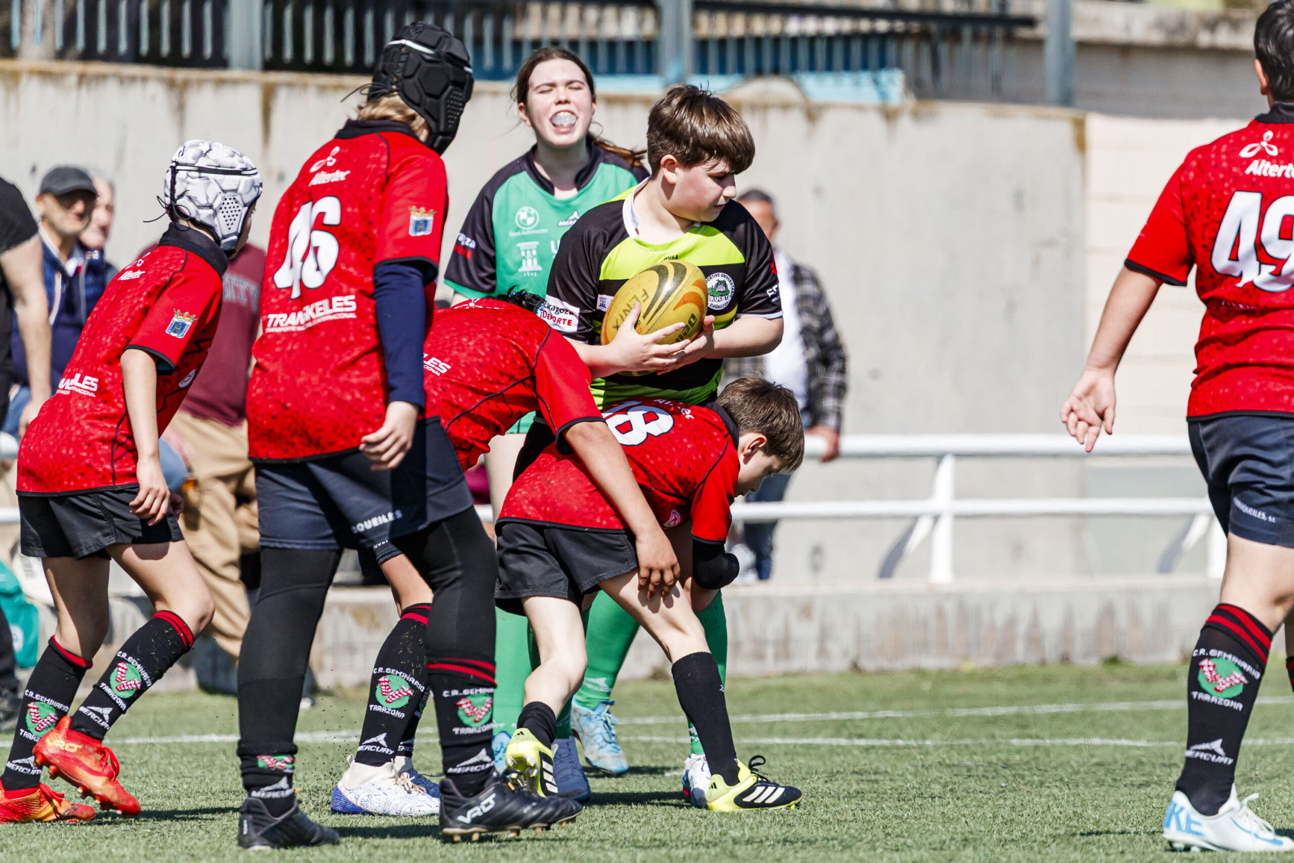 Jornada de escuelas de rugby para niños en Zaragoza
