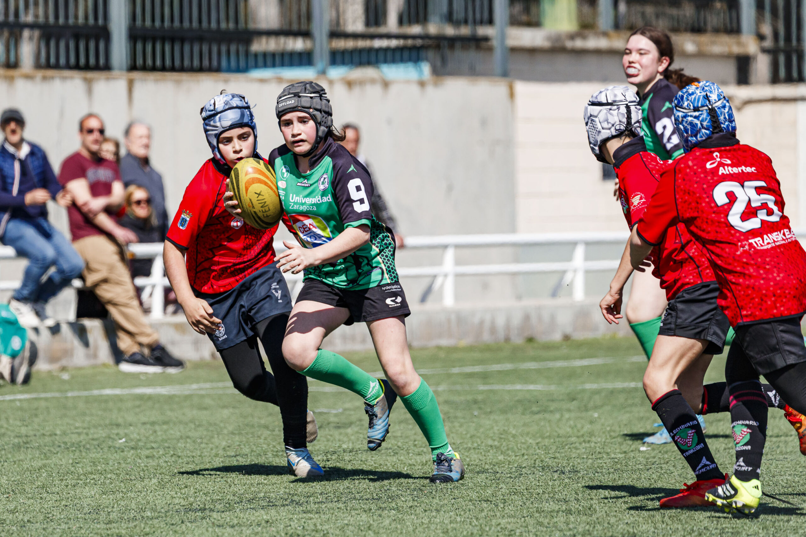 Jornada de escuelas de rugby para niños en Zaragoza