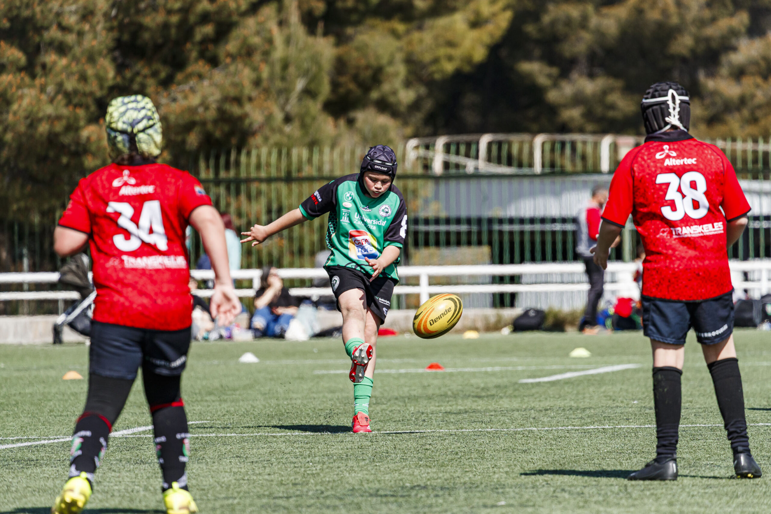Jornada de escuelas de rugby para niños en Zaragoza