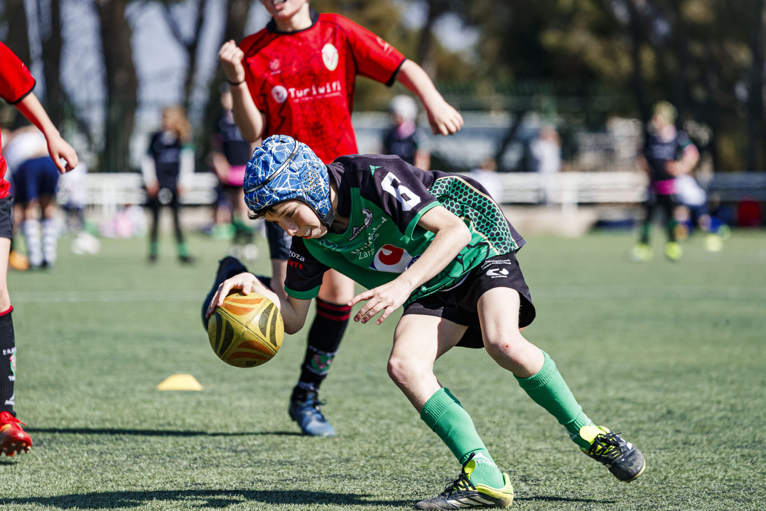 Jornada de escuelas de rugby para niños en Zaragoza