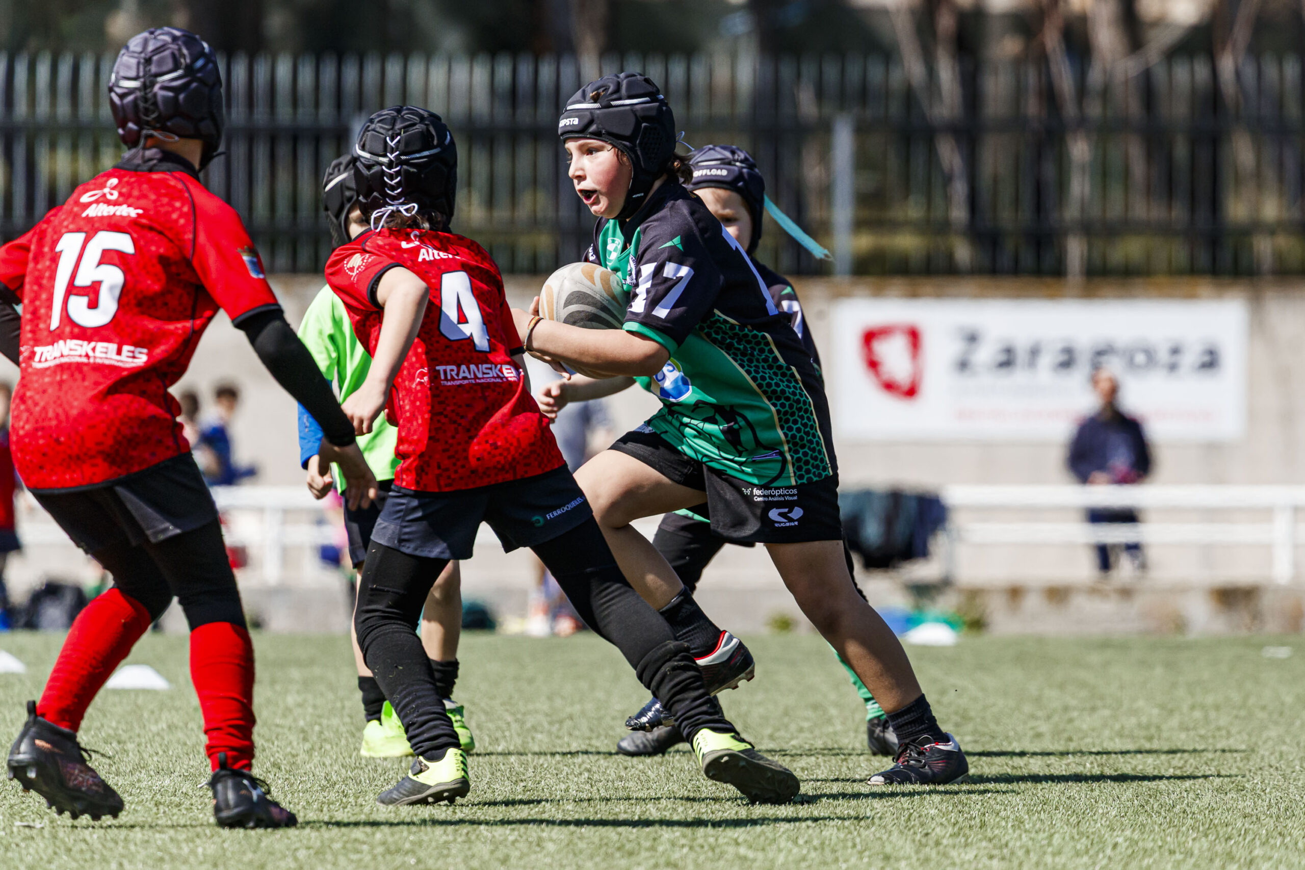 Jornada de escuelas de rugby para niños en Zaragoza